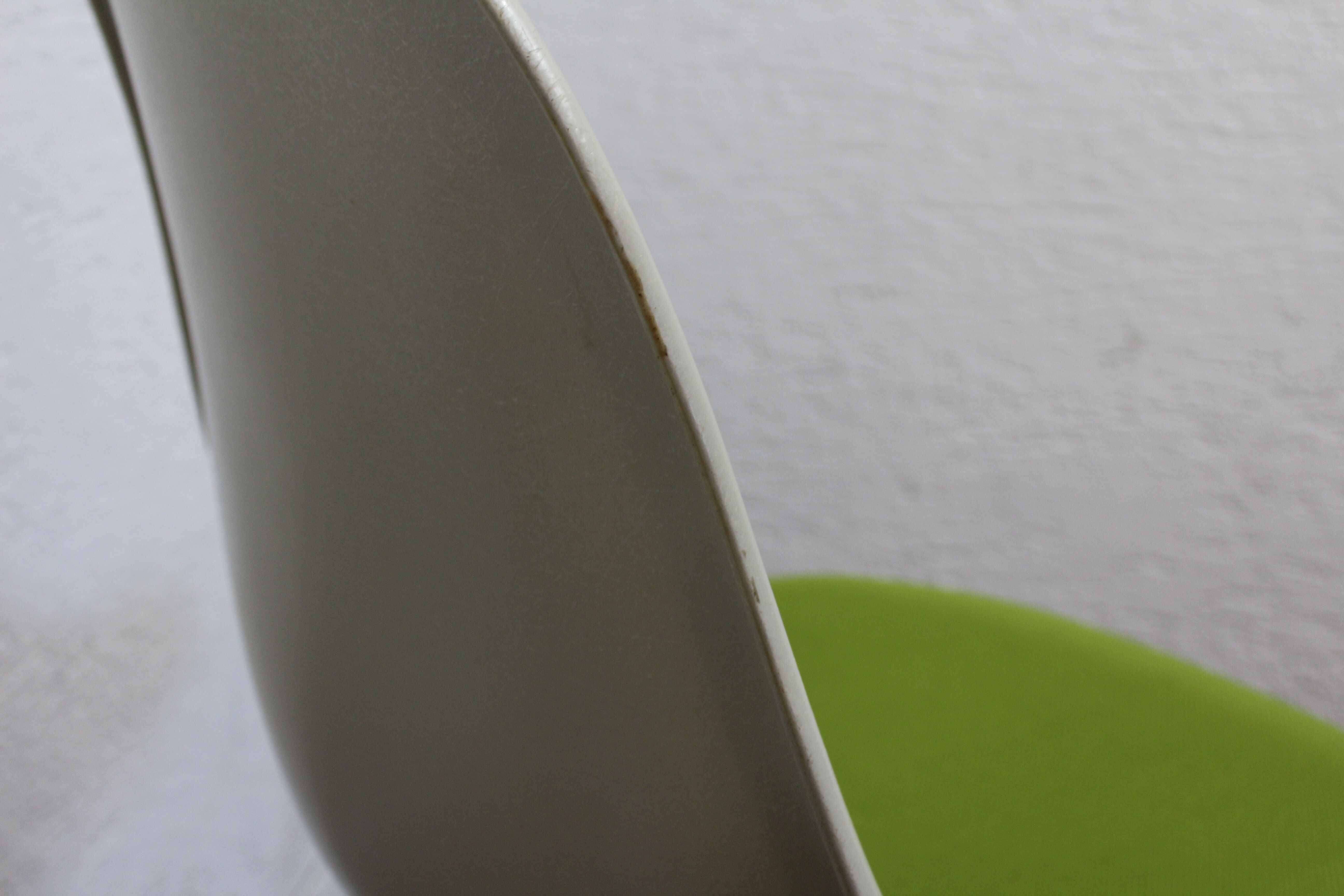 Eames bench in fiberglass 1970