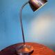 Une lampe de table moderniste en laiton raffiné conçue par Vilhelm Lauritzen pour Fog & Mørup.