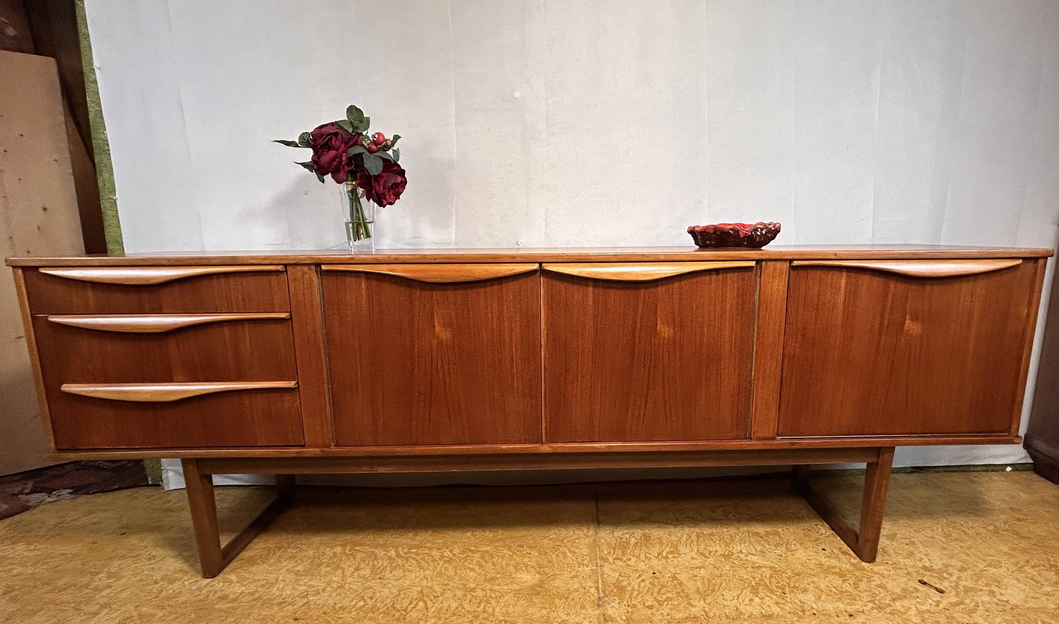 buffet danois en teck rétro vintage du milieu du siècle par Bramin – Design