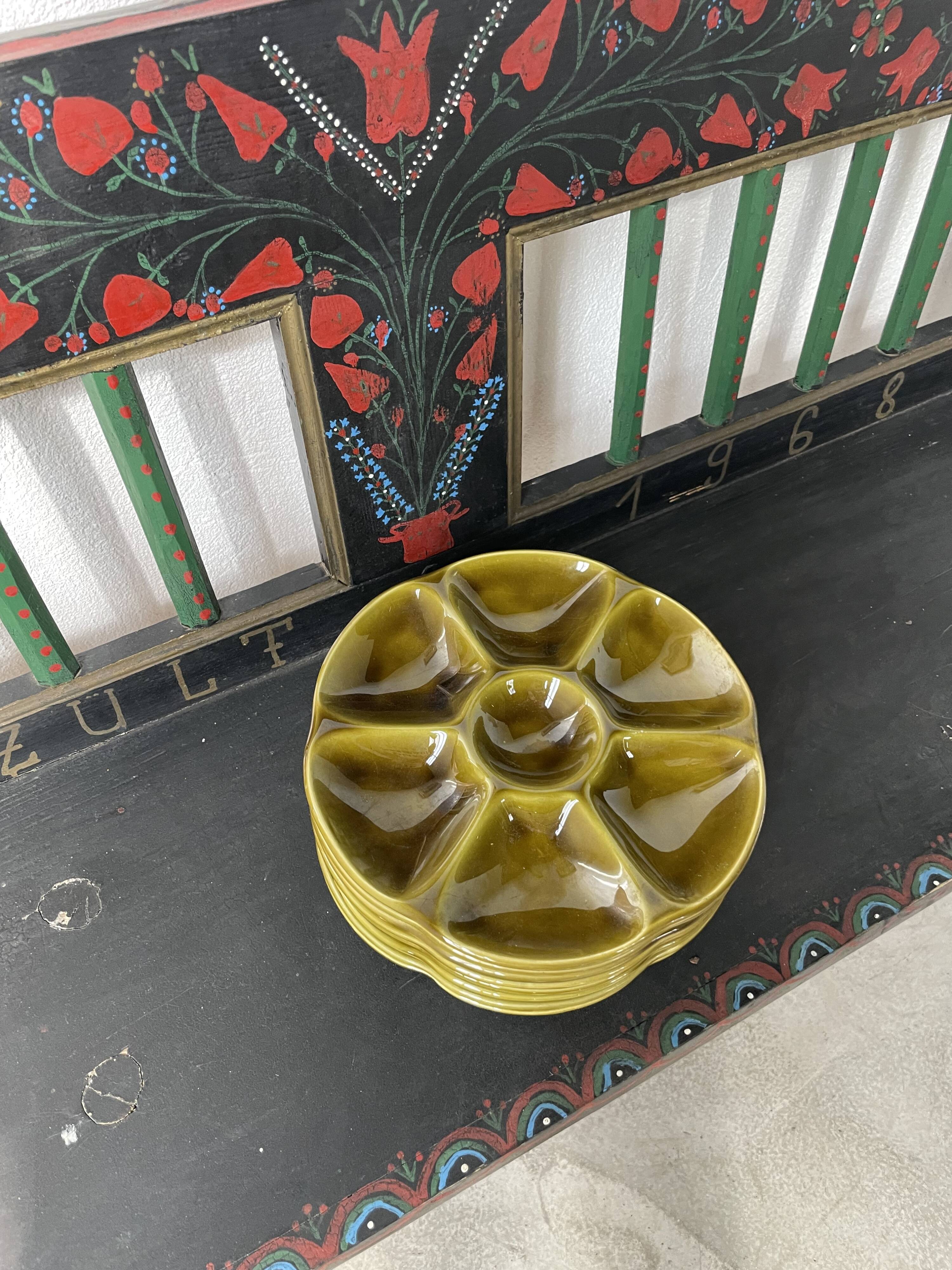 Set of 8 Gien oyster plates