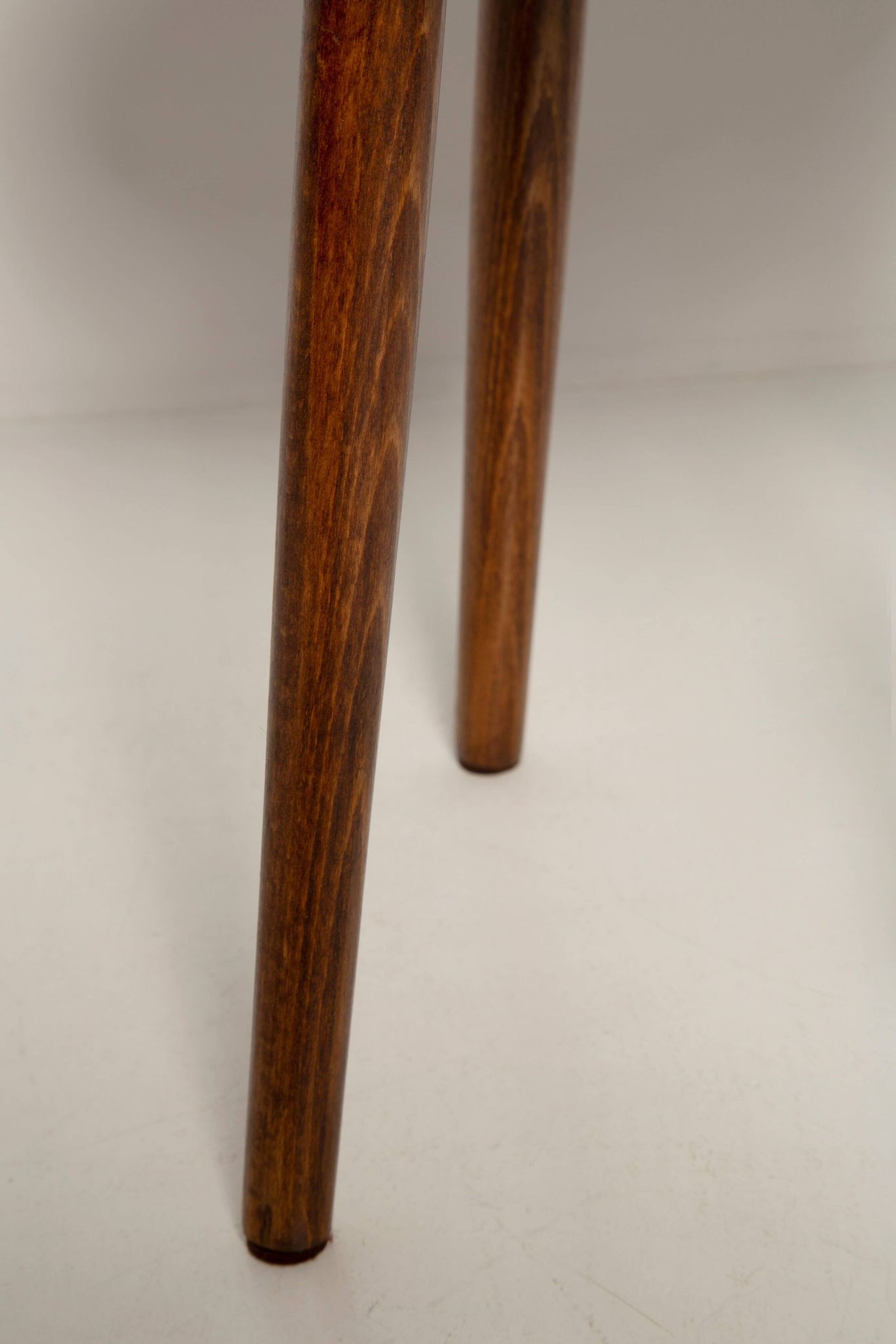 Tabouret en velours vert herbe mi-siècle, Europe, années 1960