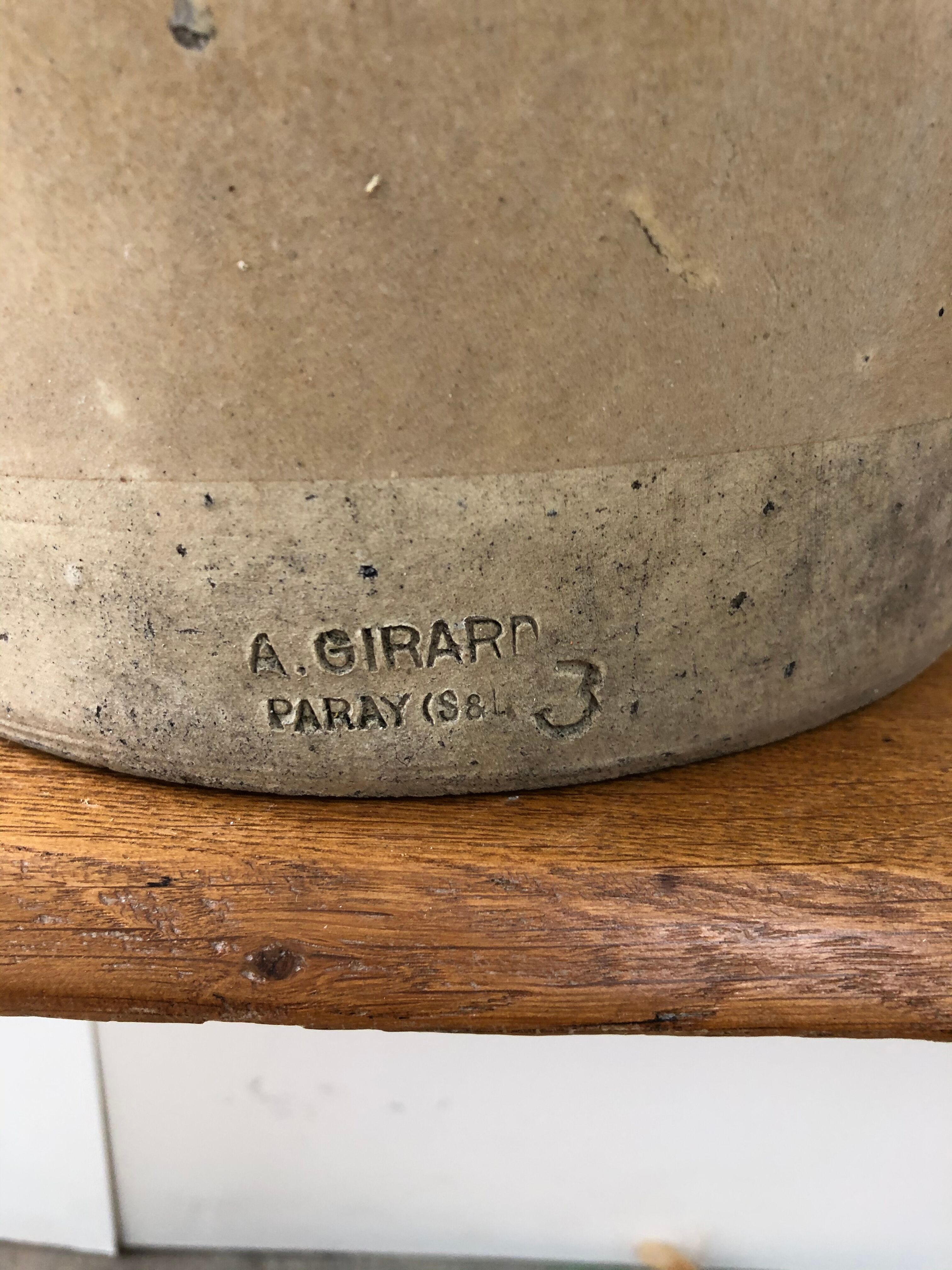 Beige varnished sandstone pot