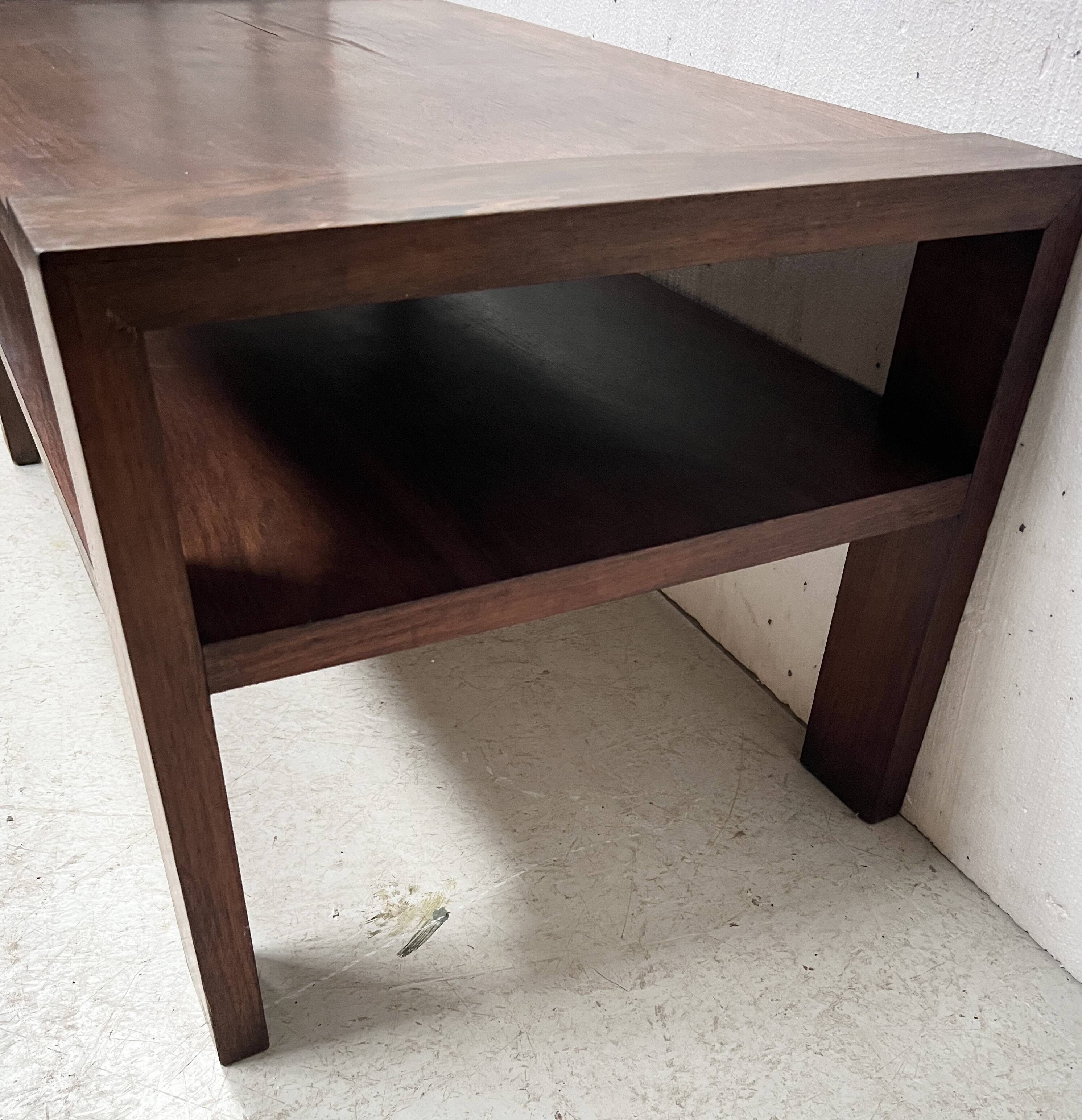 Art Deco coffee table in mahogany and veneer 20th century