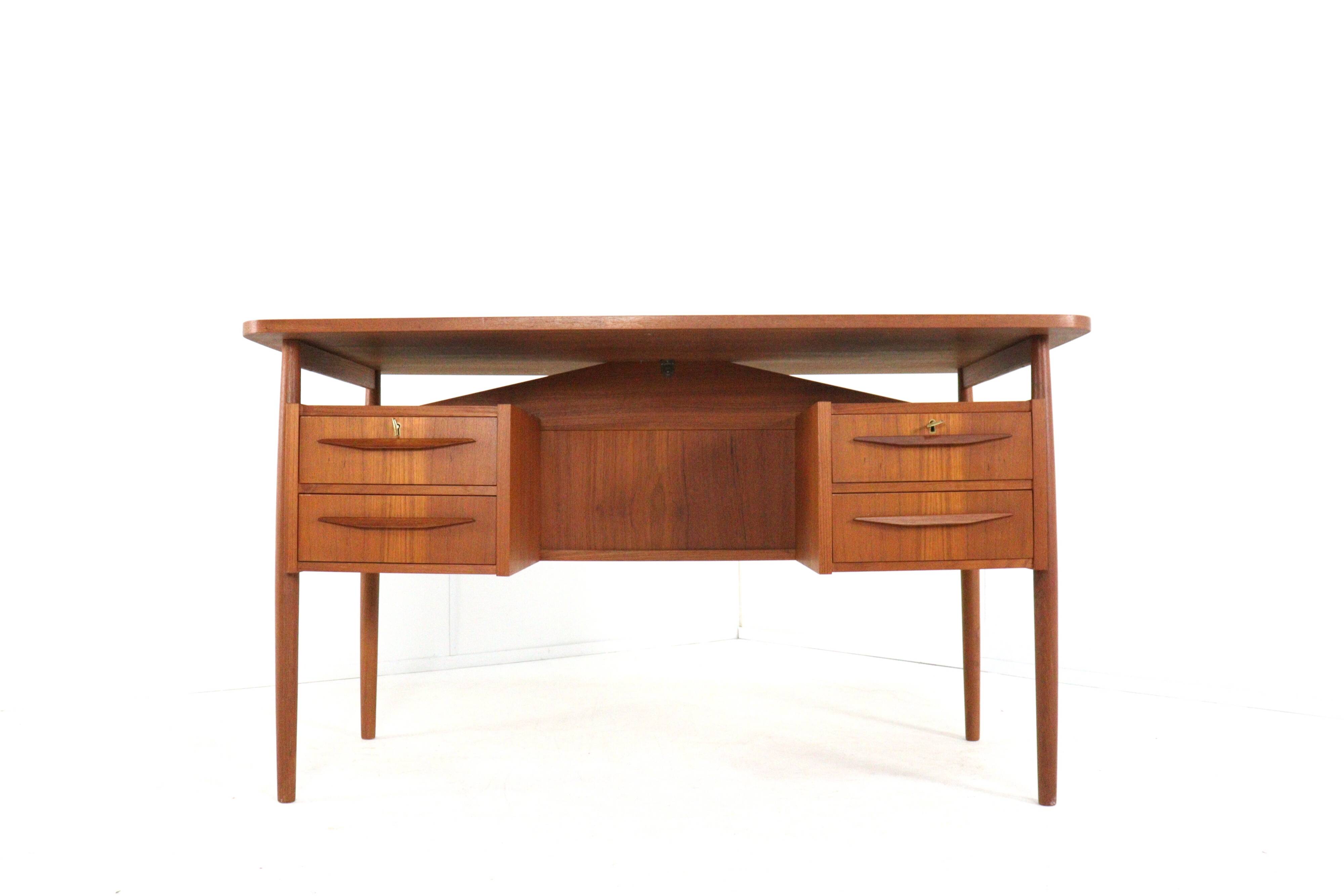 Gunnar Nielsen Tibergaard 'Ulkind' Desk