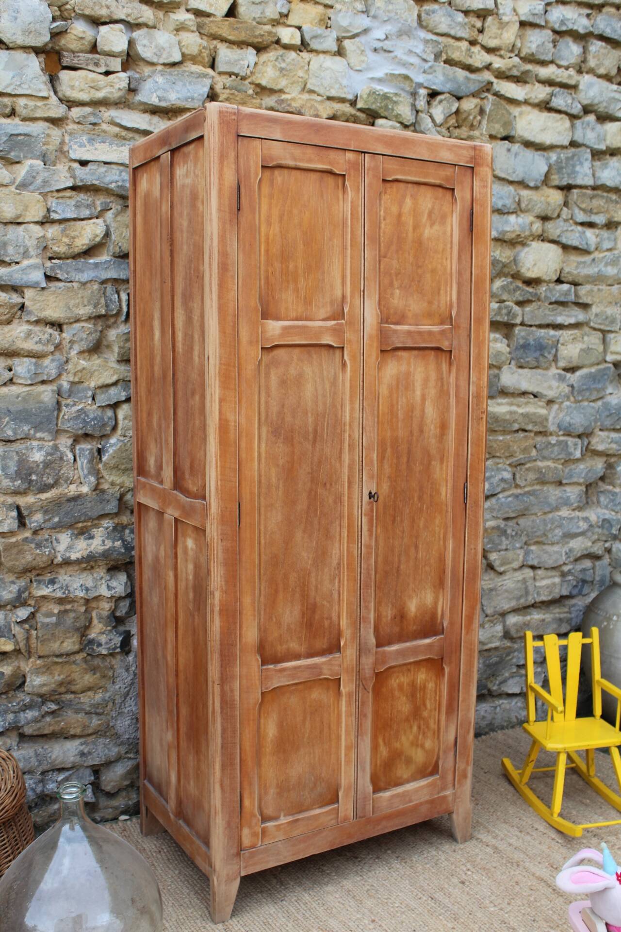 Armoire parisienne