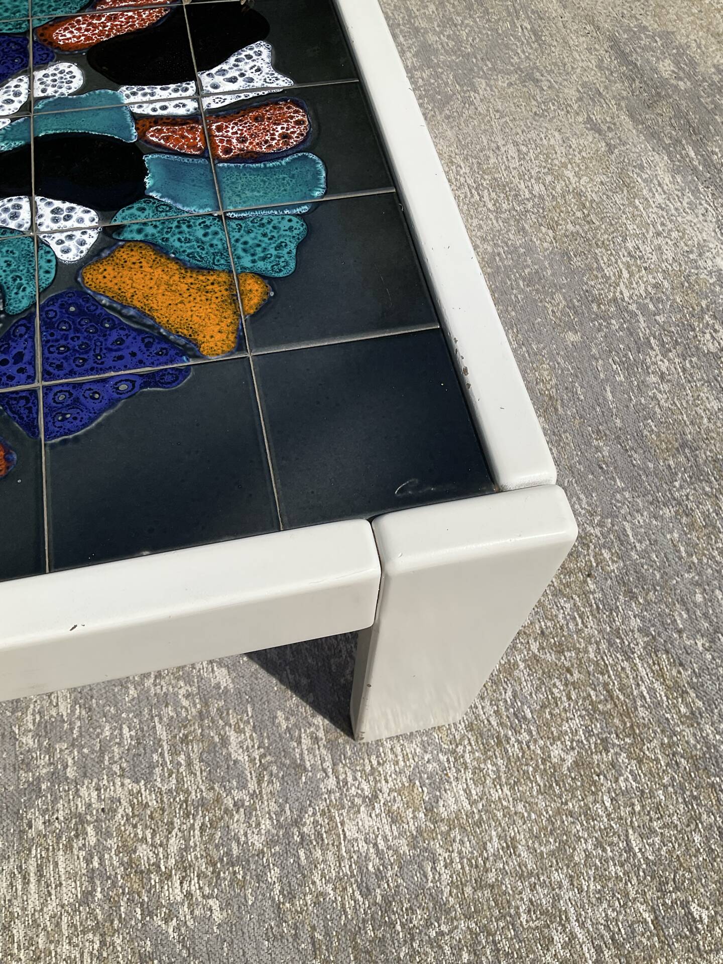 Vintage coffee table in wood and ceramic signed from the 70s-80s.