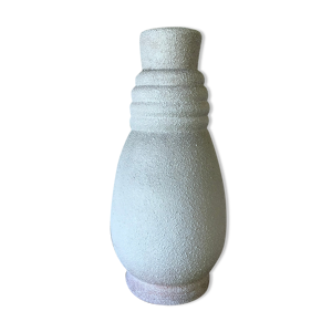 vase en faÏence granuleuse