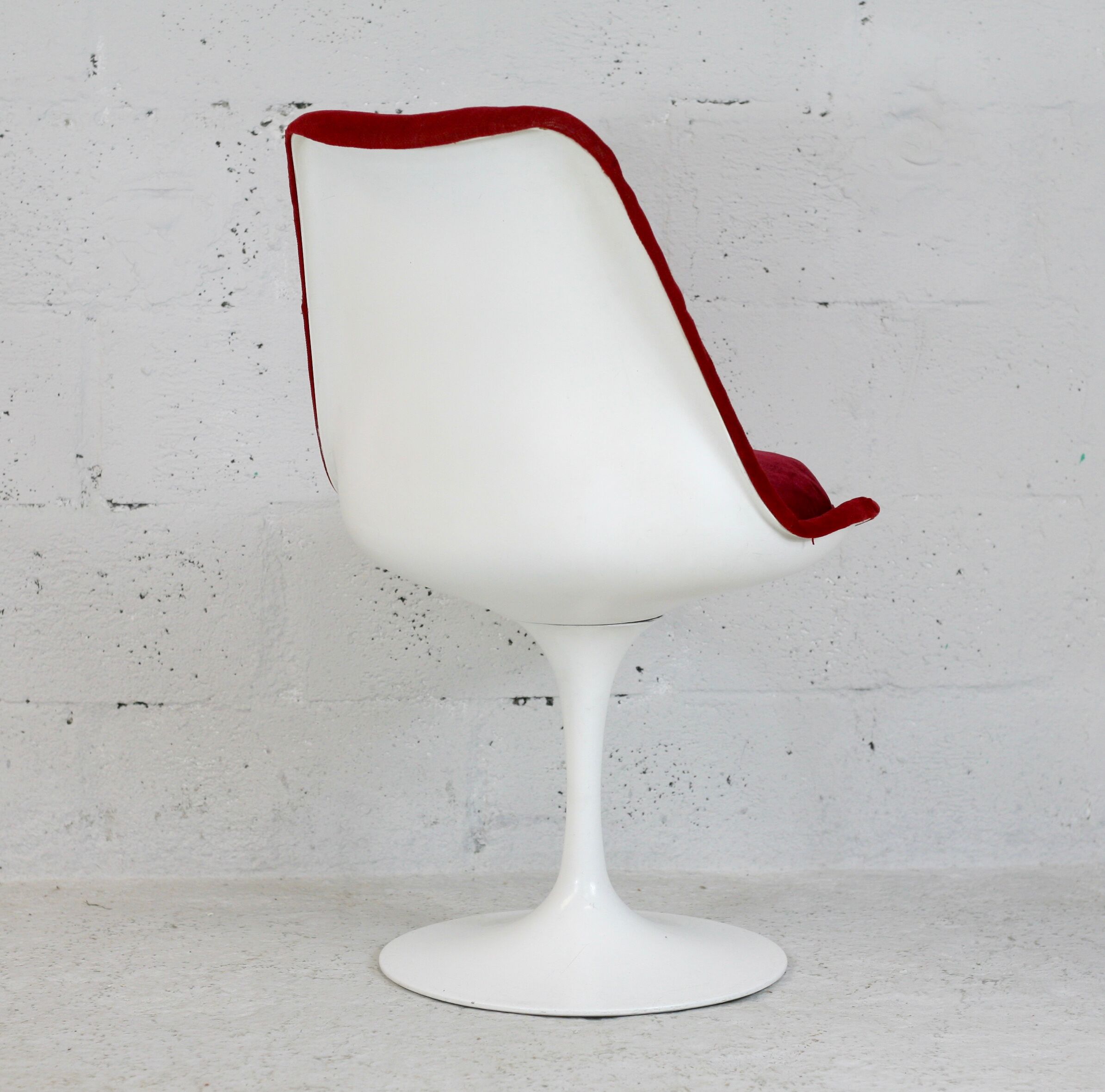 Knoll non-swivel Tulip chair, USA, circa 1960