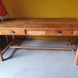 Farm table