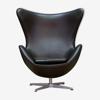 Arne jacobsen armchair the egg danish design