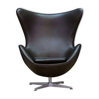 Arne jacobsen armchair the egg danish design