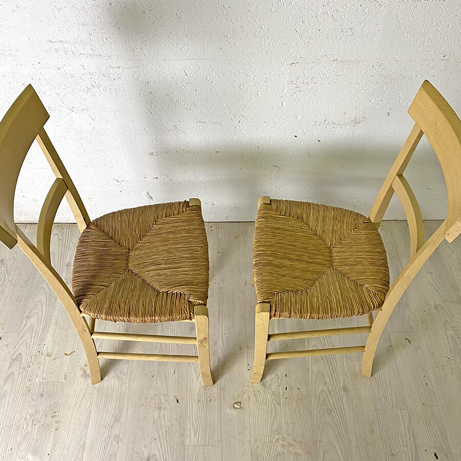 Pair of mulched farm chairs
