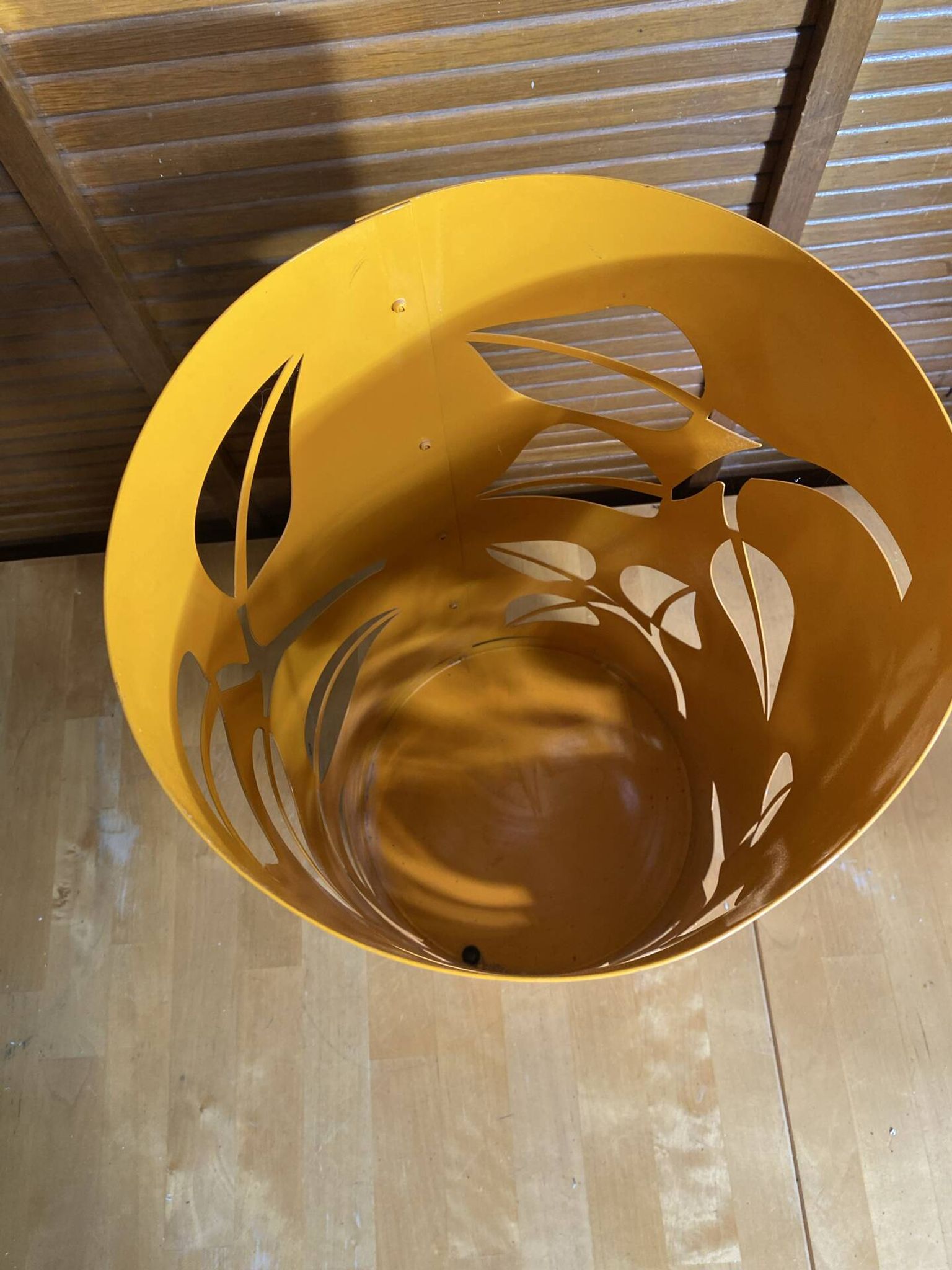 Orange Metal Cylindrical Design Umbrella Stand with Cut-Out Leaf Decoration #E2