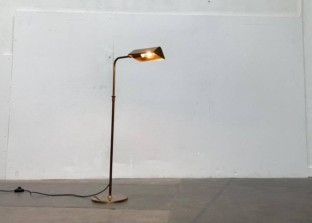Vintage Hollywood Regency floor lamp in German brass by Florian Schulz.