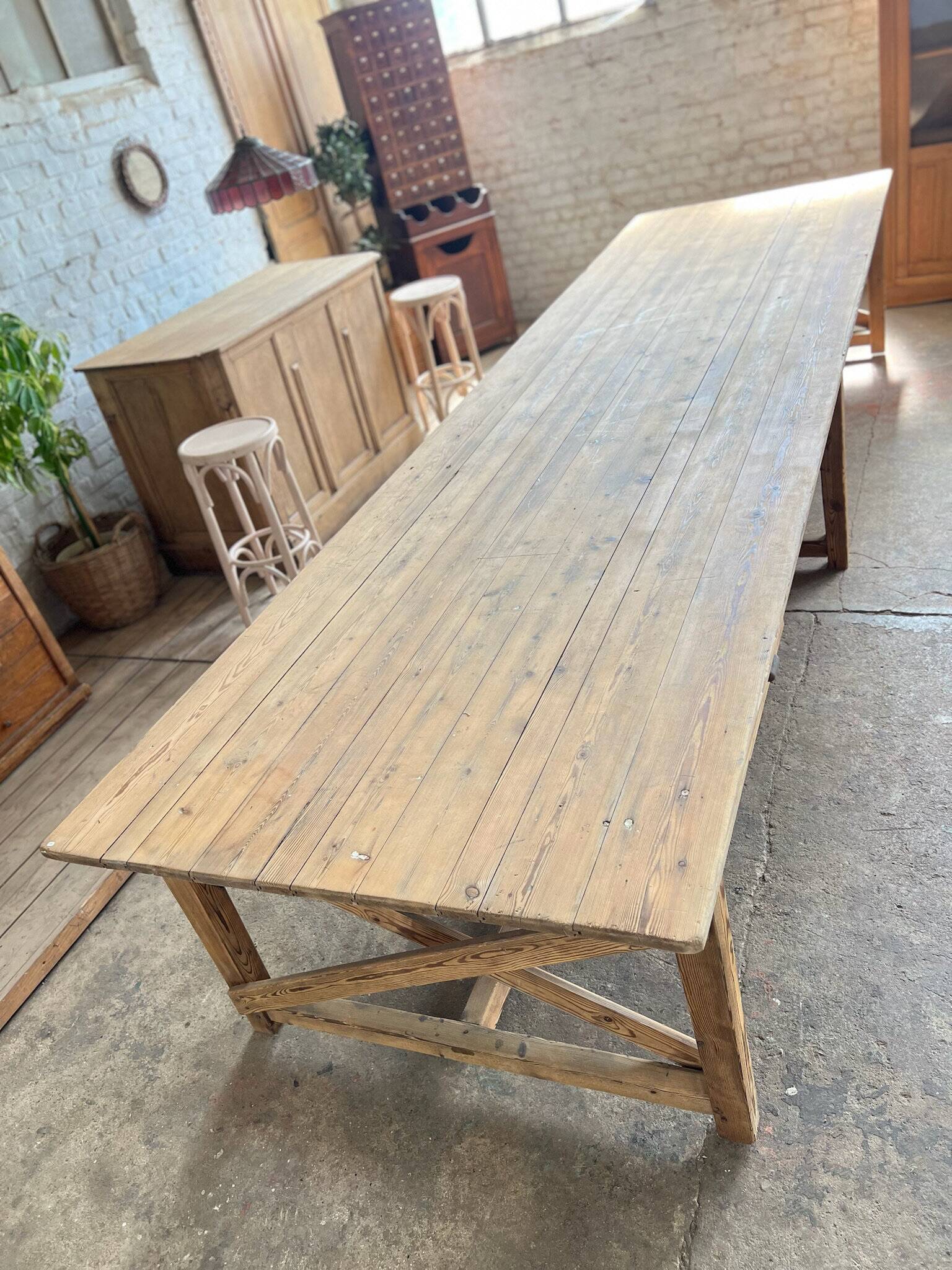 Ancienne grande table de travail