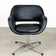 Chaise pivotante vintage en simili cuir noir et chrome, années 70