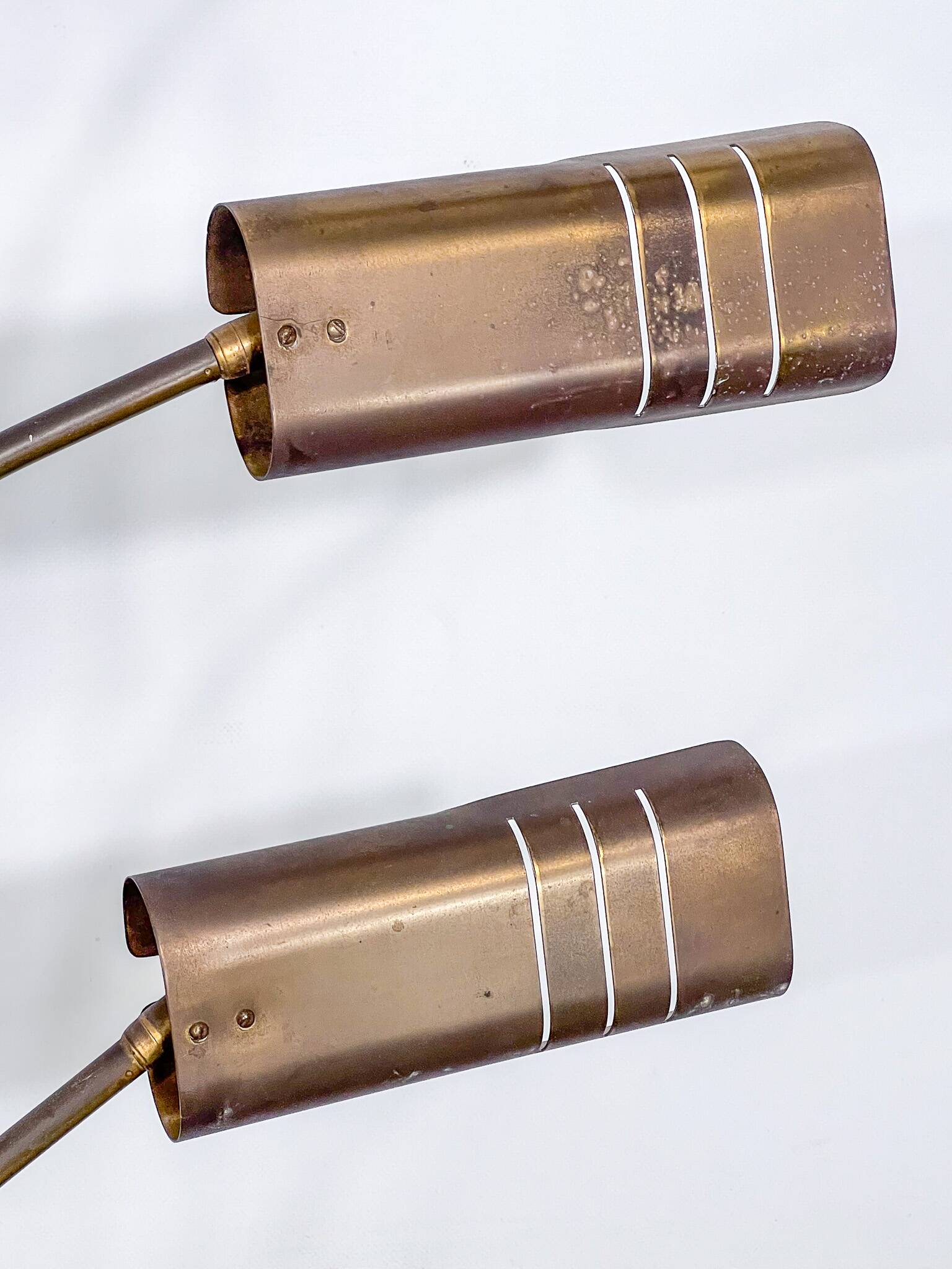 Goffredo Reggiani attributed. Floor lamp in brass and travertine. Italy 196