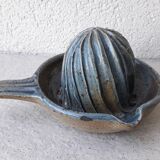Stoneware lemon squeezer