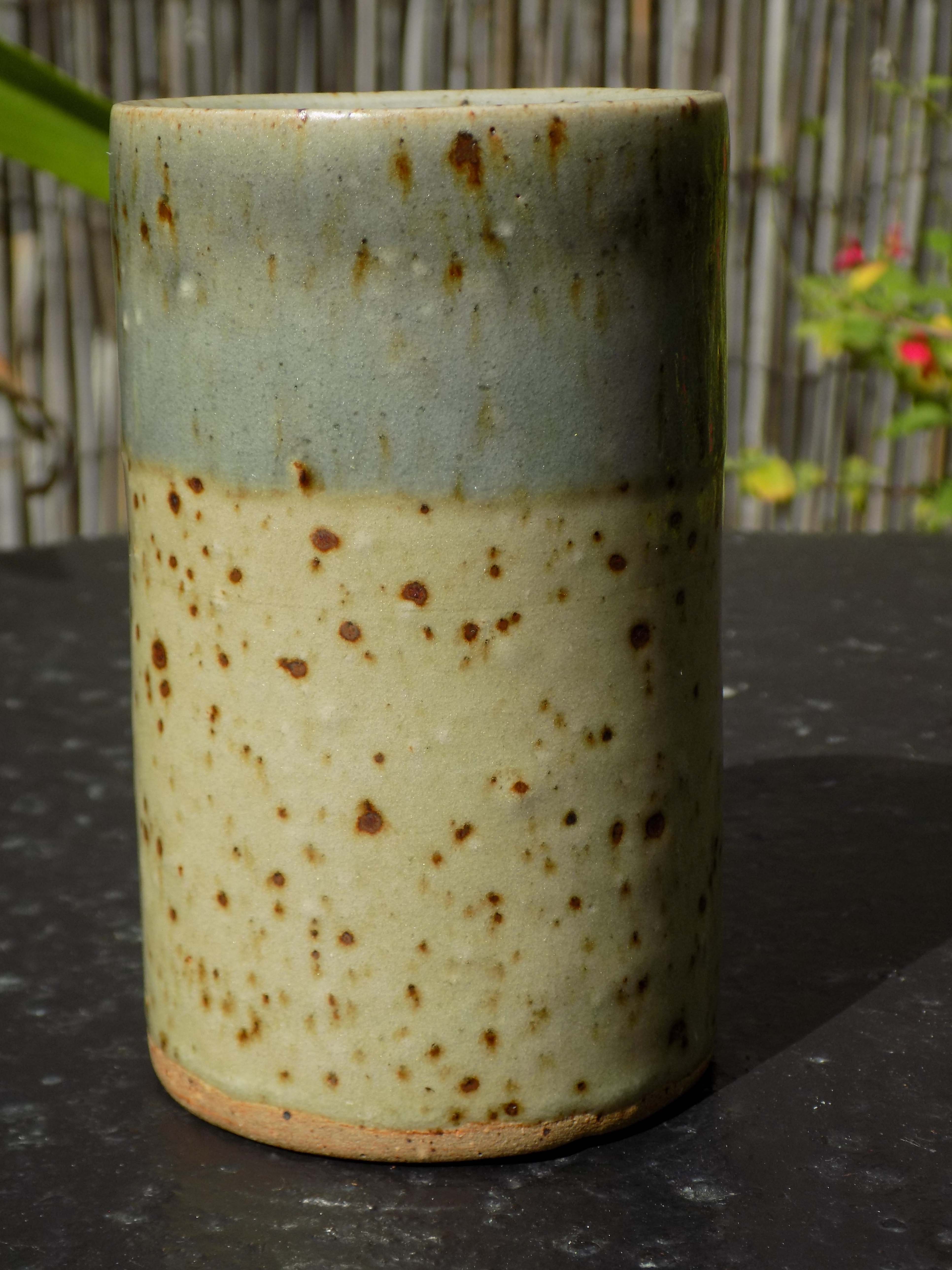 Petit vase droit en grès