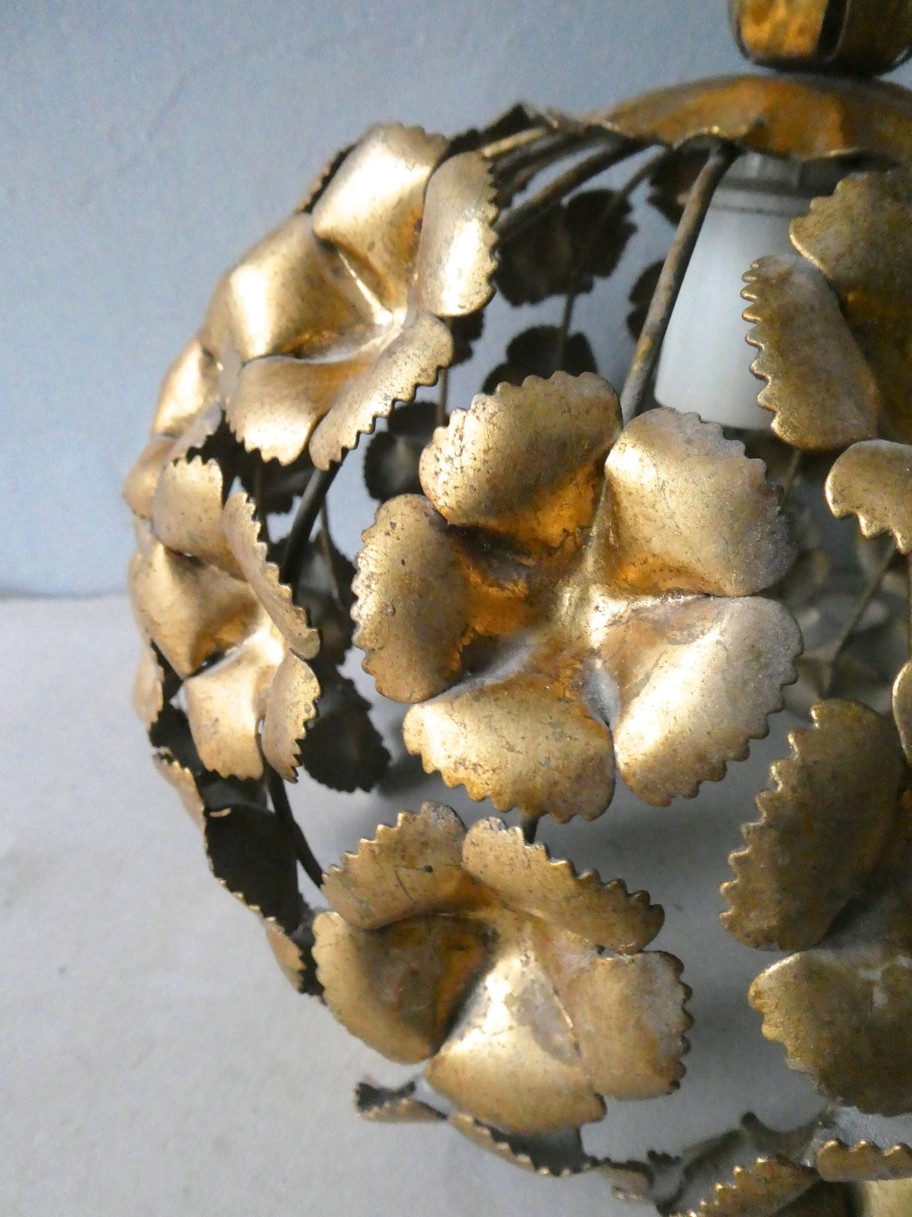 Hanging lamp with flowers in gilded metal, 60/70 years