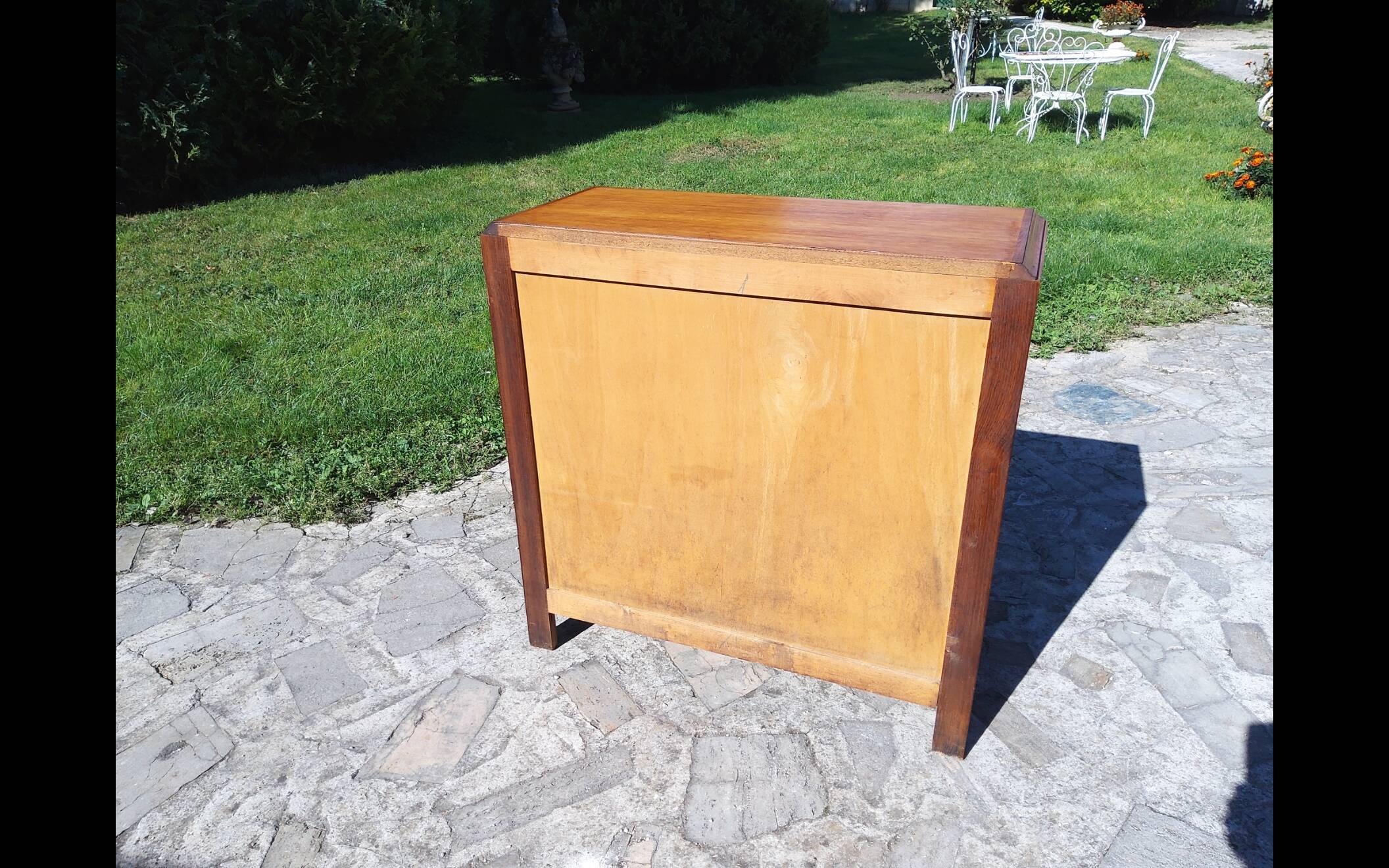 Compass leg chest of drawers