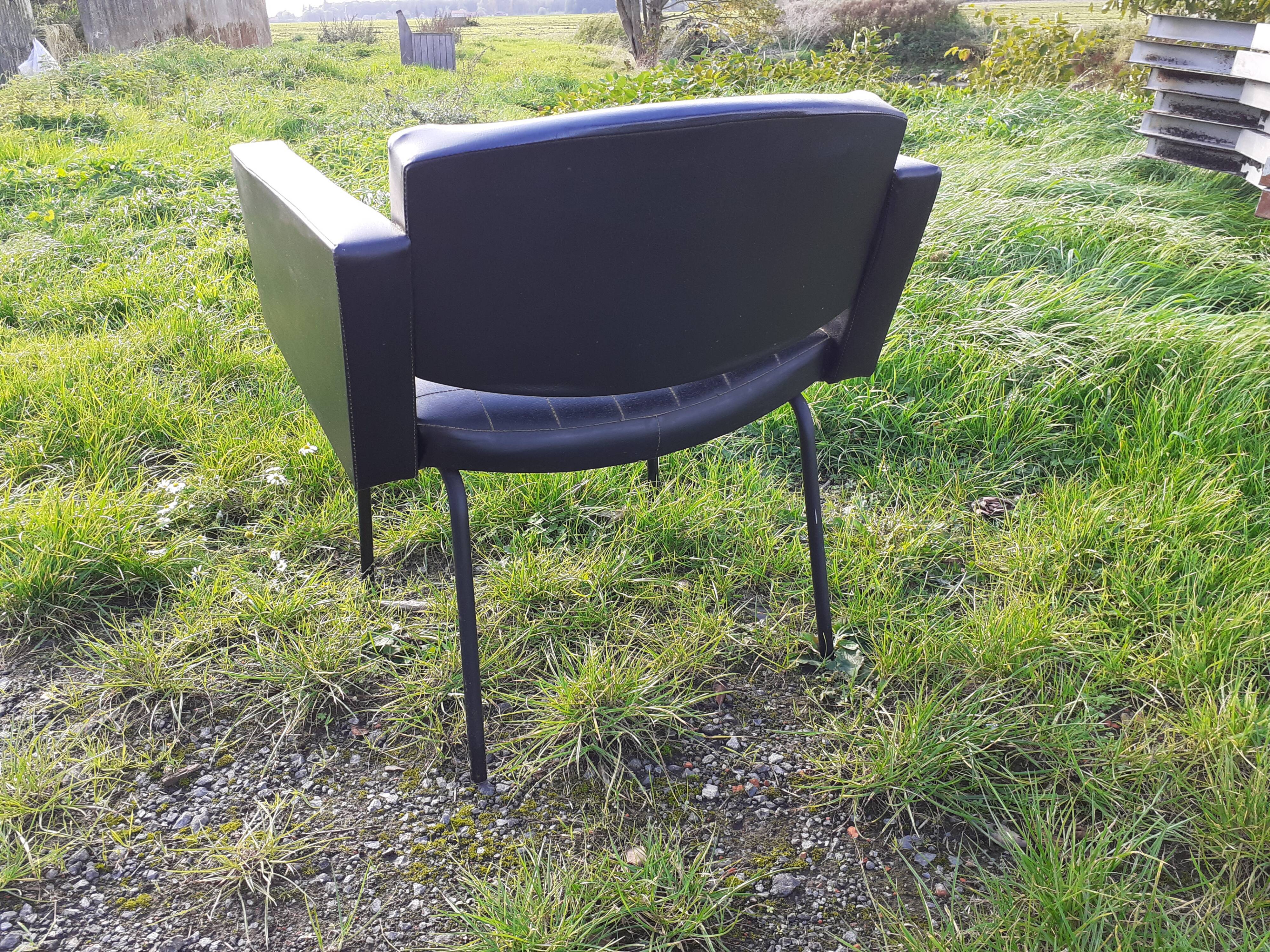 Fauteuil 'Conseil' de Pierre Guariche pour Meurop années 60