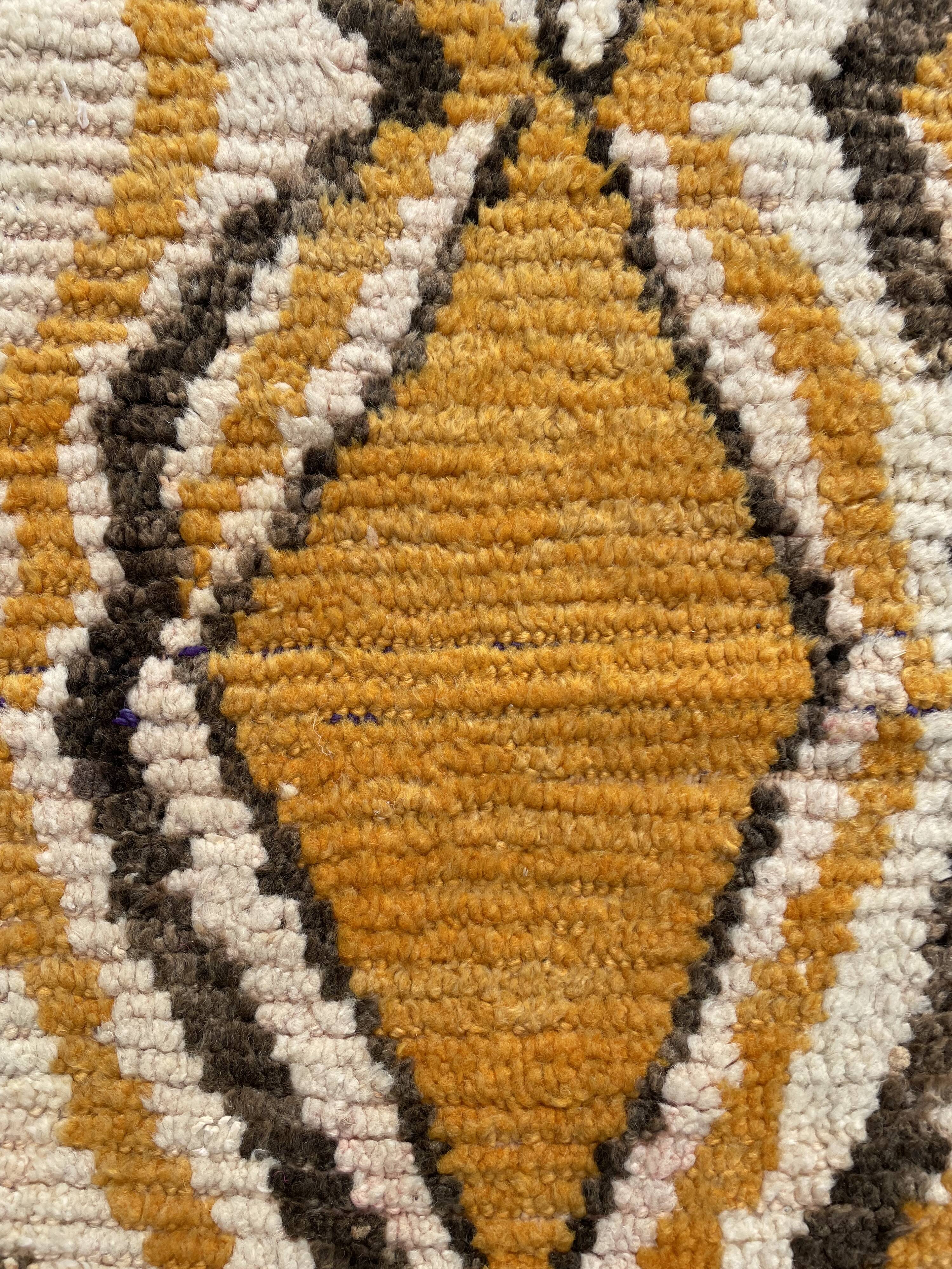 Carpet berber Boujaad corridor