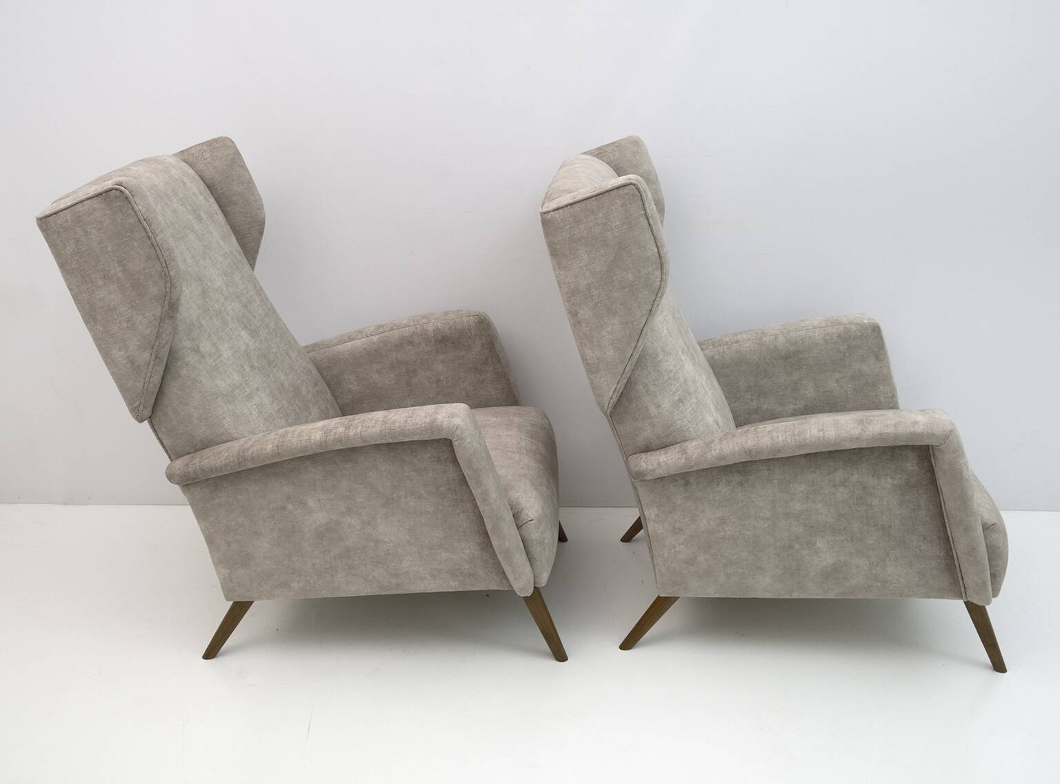 Pair of Gio Ponti Mid-Century Modern Italian Velvet "Alata" Lounge Chairs