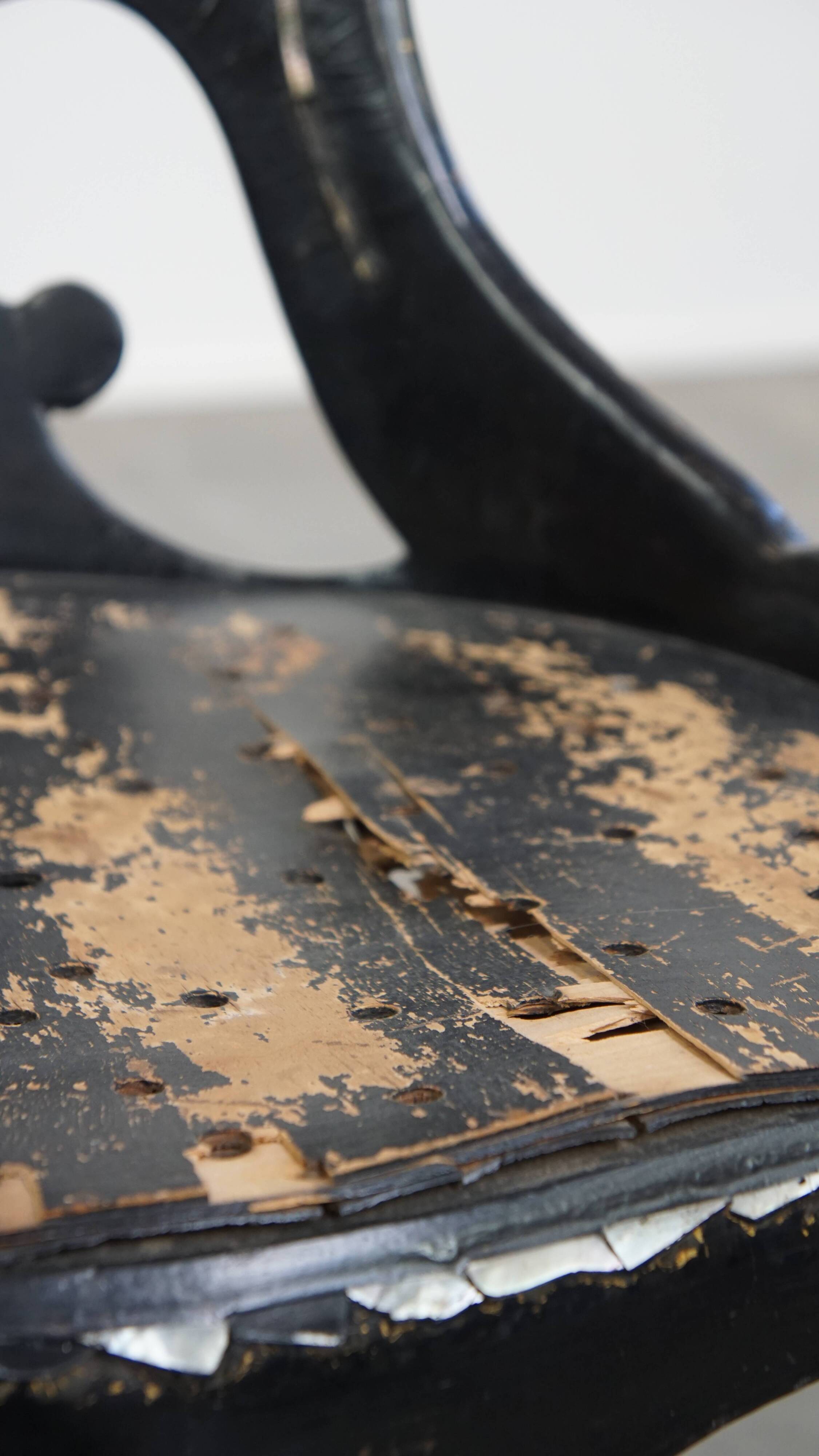 19th-Century English Chinoiserie Mother of Pearl Decorative Chair