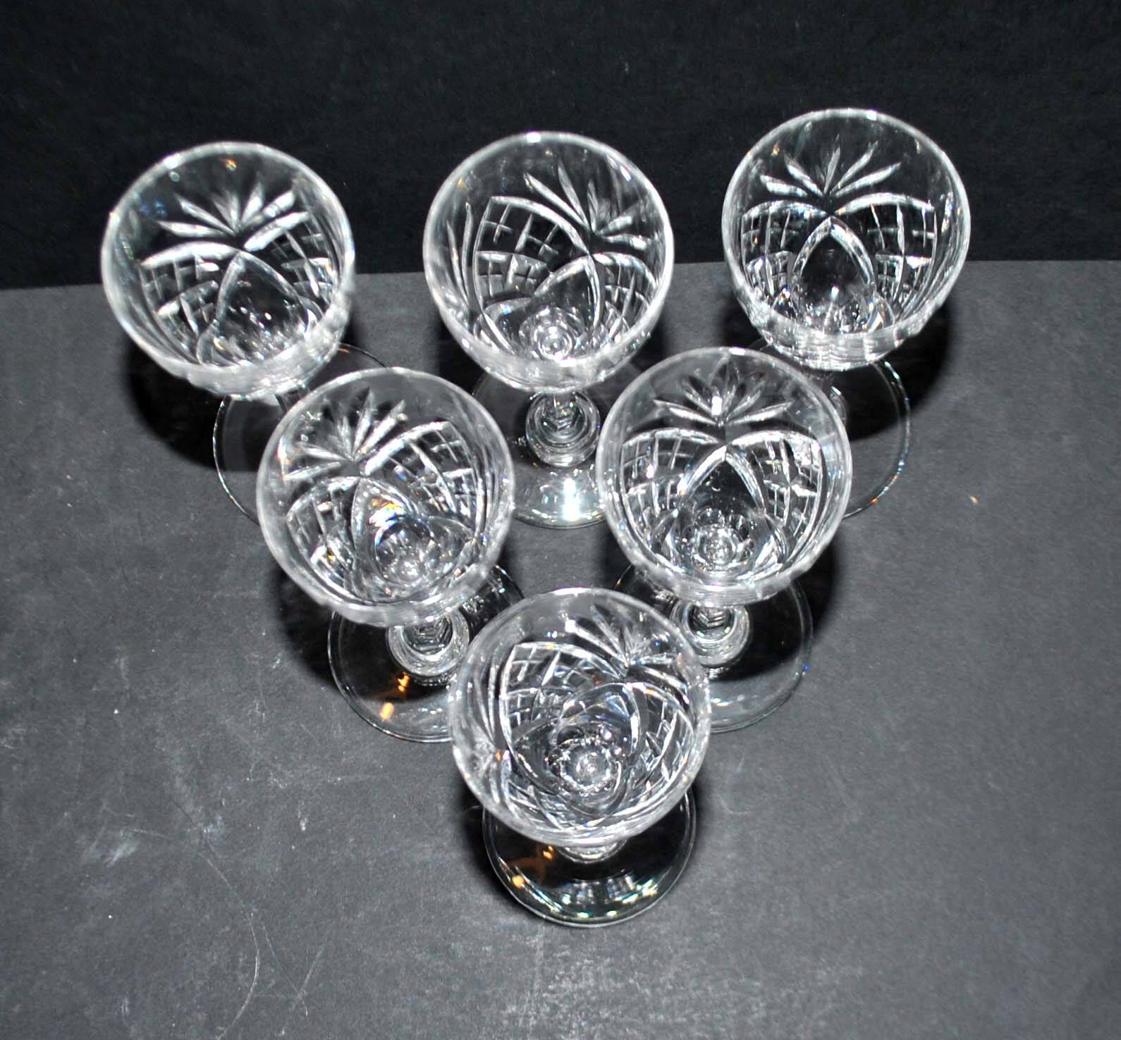 Set of 6 Chantilly liqueur glasses in cut crystal from SAINT-LOUIS signed 11.5cm
