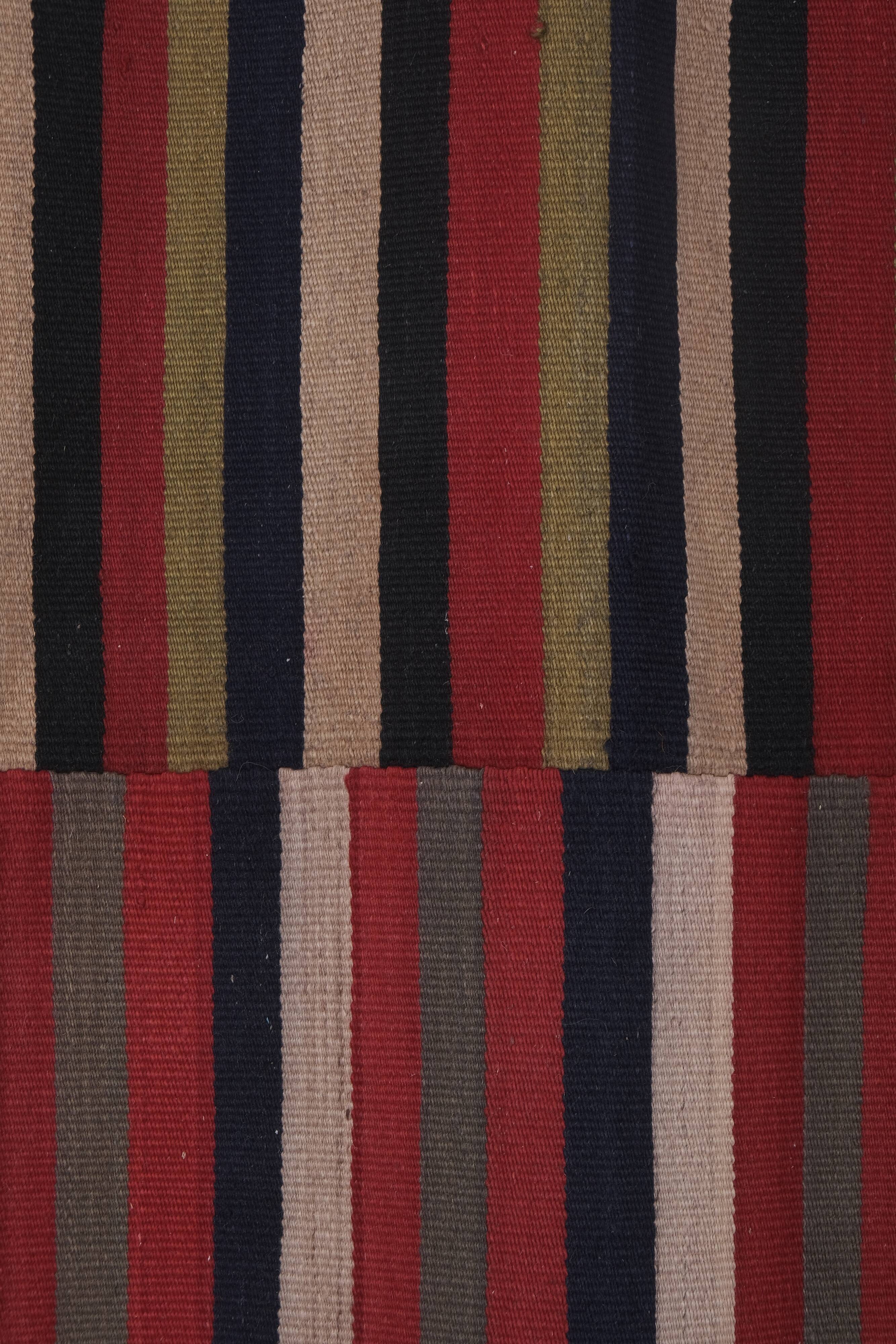 Vintage Turkish rug from Oushak, handwoven 281x290 cm
