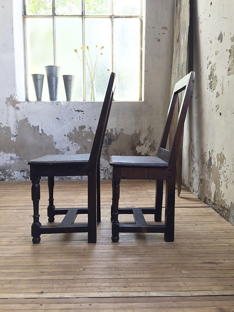 Pair chairs Lorraine