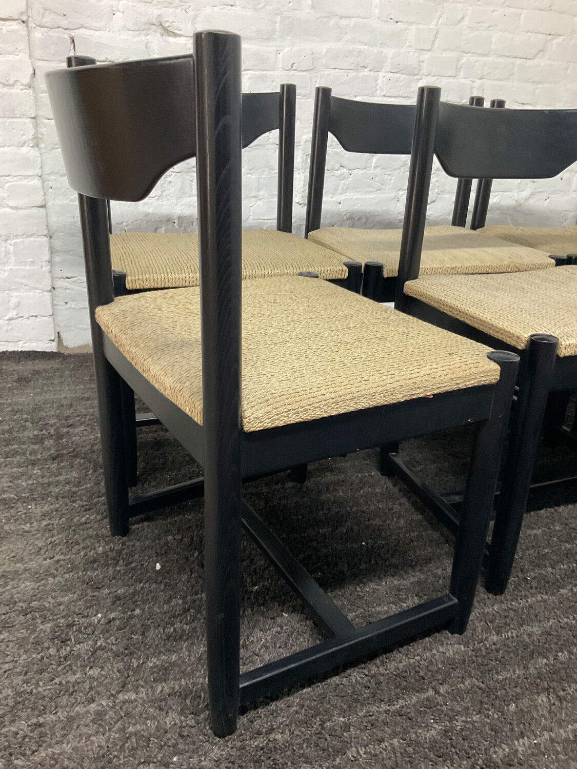 Series of 6 Vico Magistretti chairs from the 70s