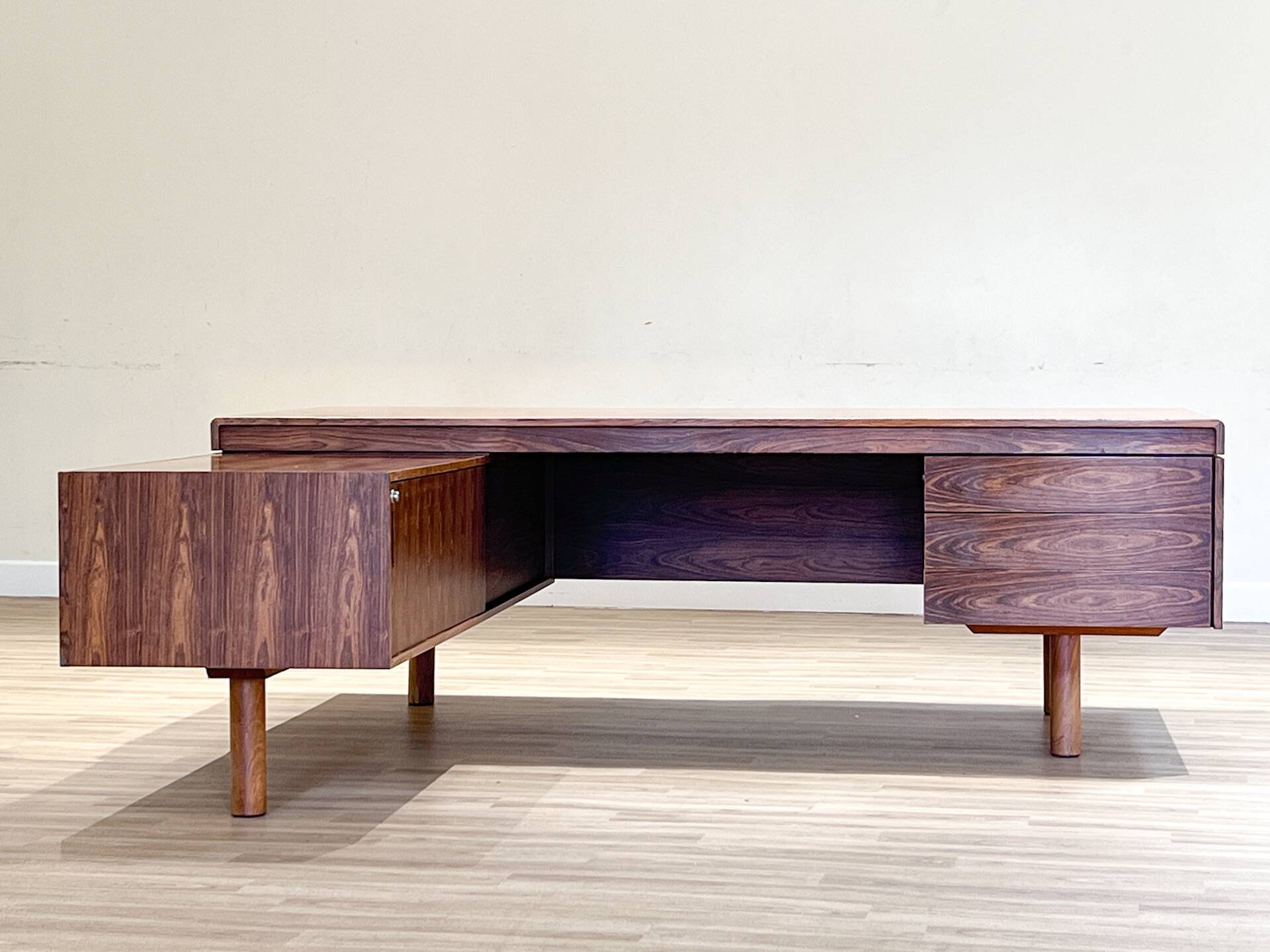 Gordon Russell Desk