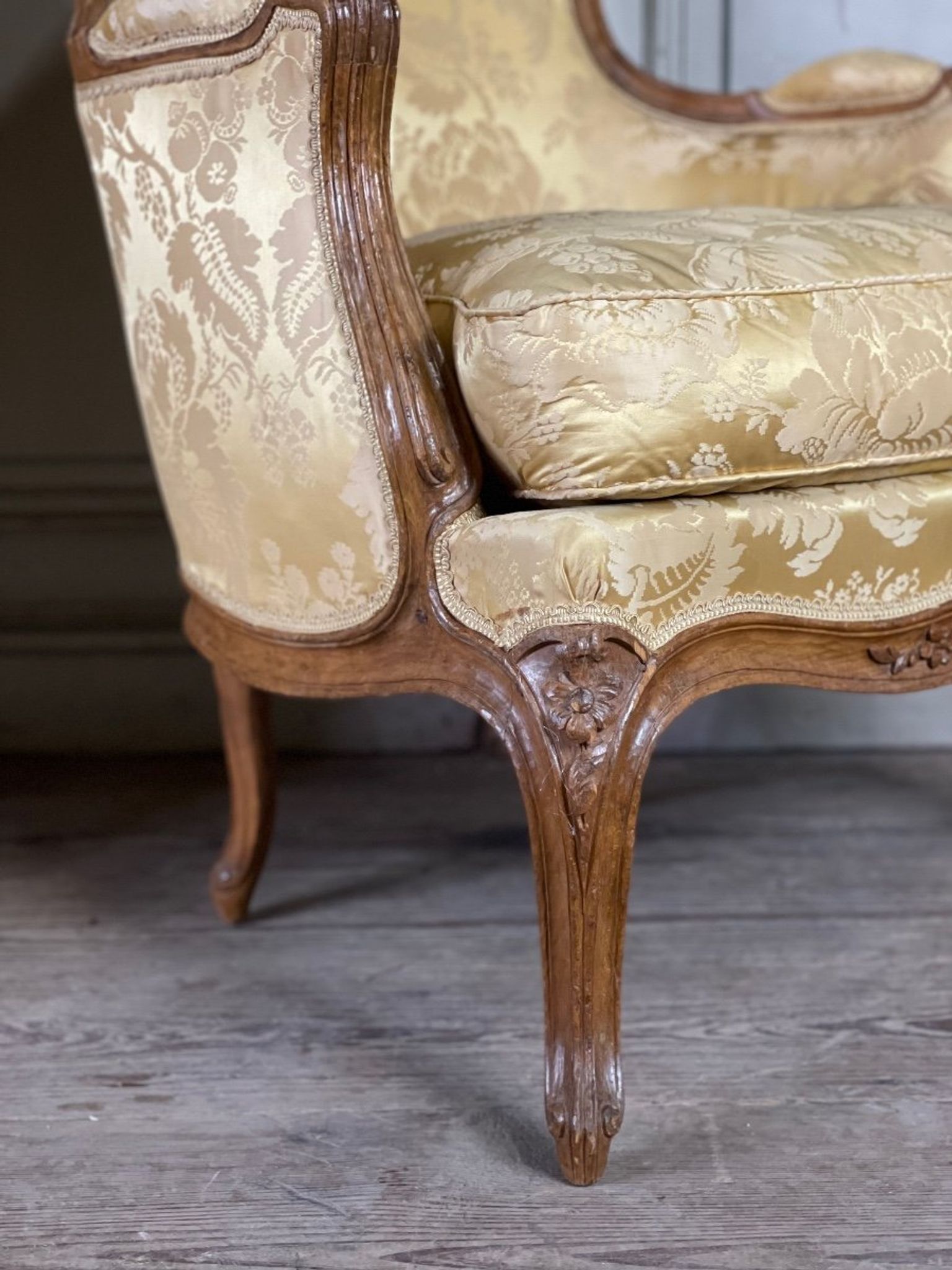 Pair of shepherdesses Louis XV style