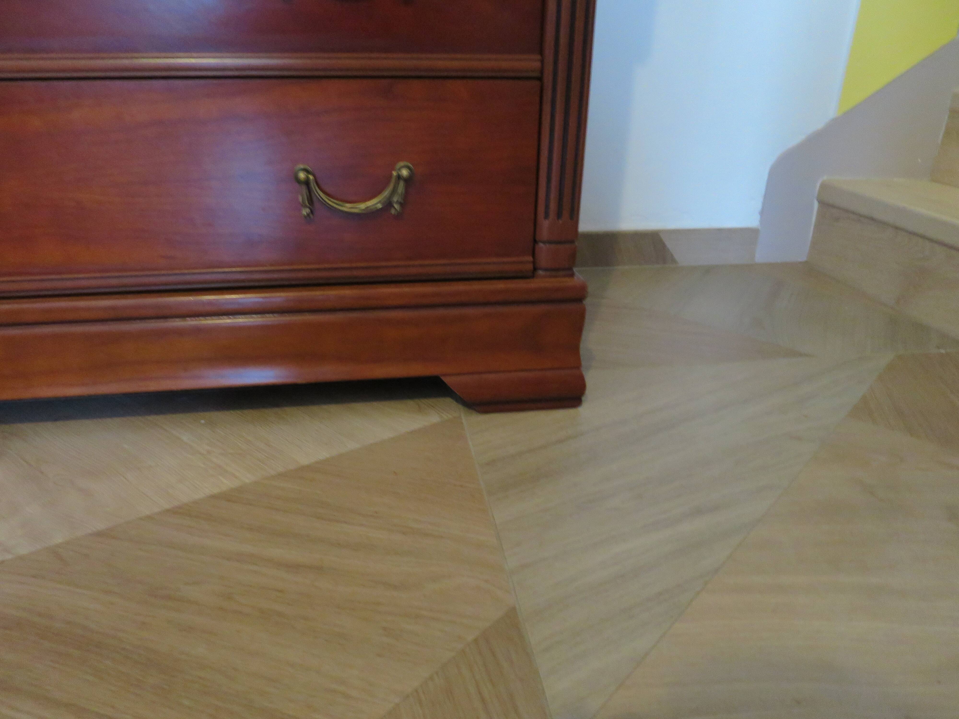 Commode 4 tiroirs – Teinte merisier – Imitation Style Empire – Années 80