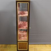 Vitrine de style Louis XVI en marquetrie