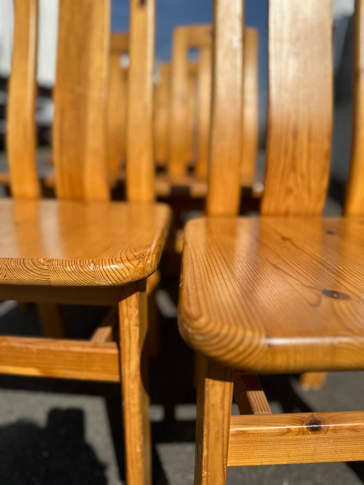 8 brutalist pine chairs, 1970s