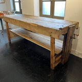 Carpenter's workbench