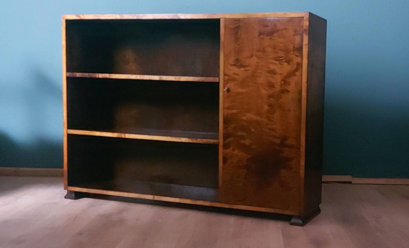 Commode/armoire en noyer, années 1950