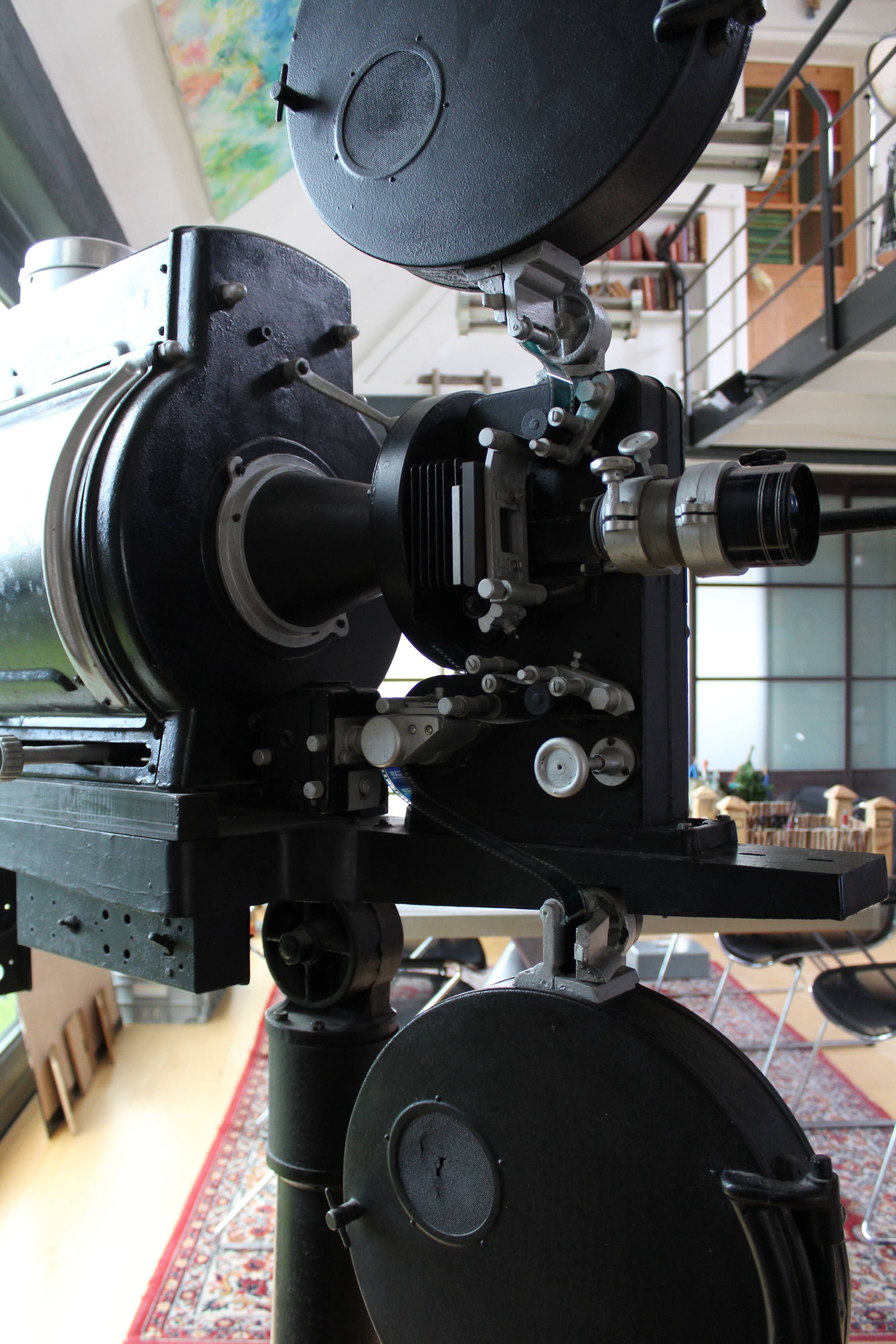 Projecteur de cinema 1930 - 35mm style mip XIV