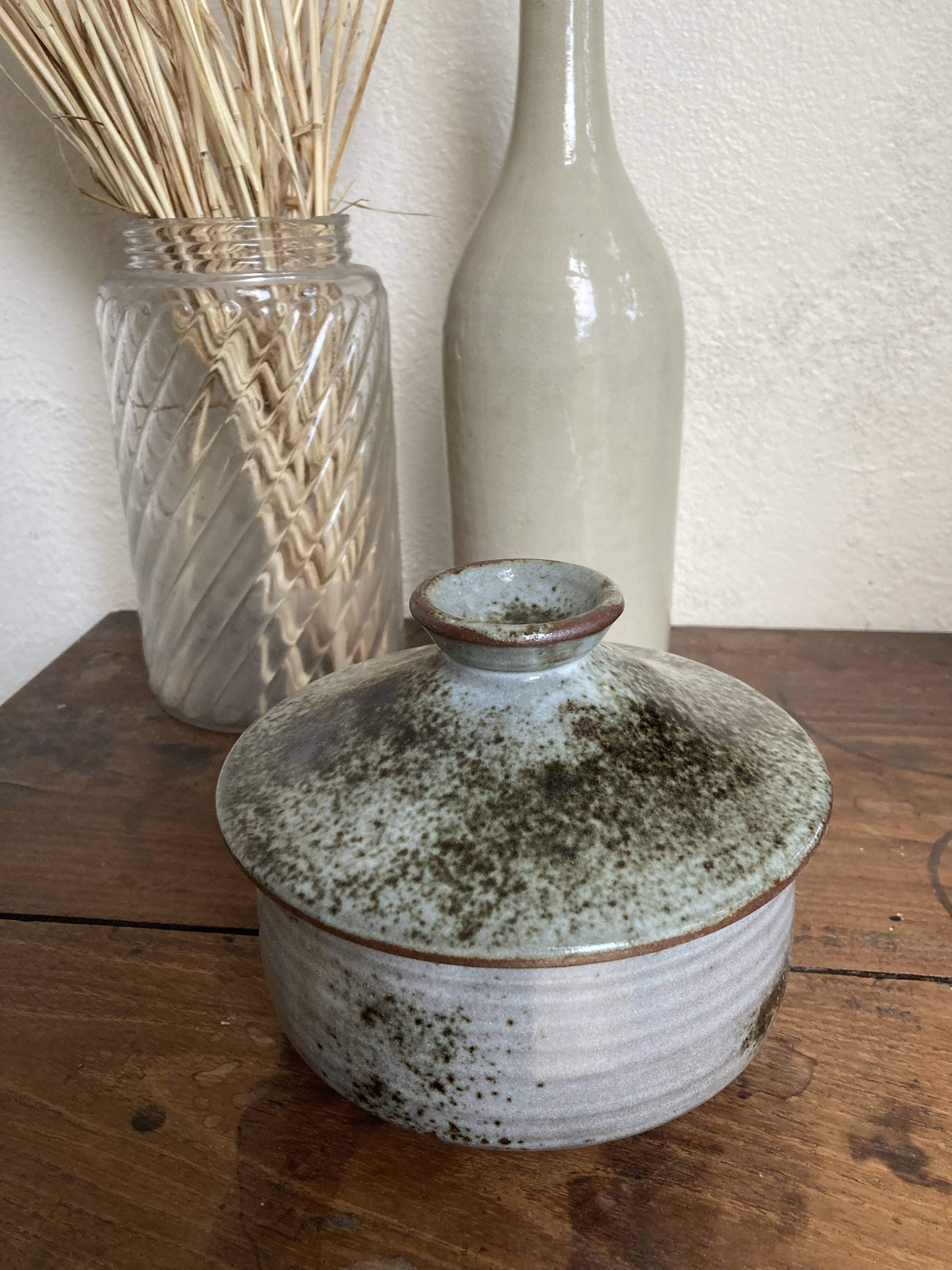 Bonbonnière en grès Acth Thierry / sucrier poêlon vintage