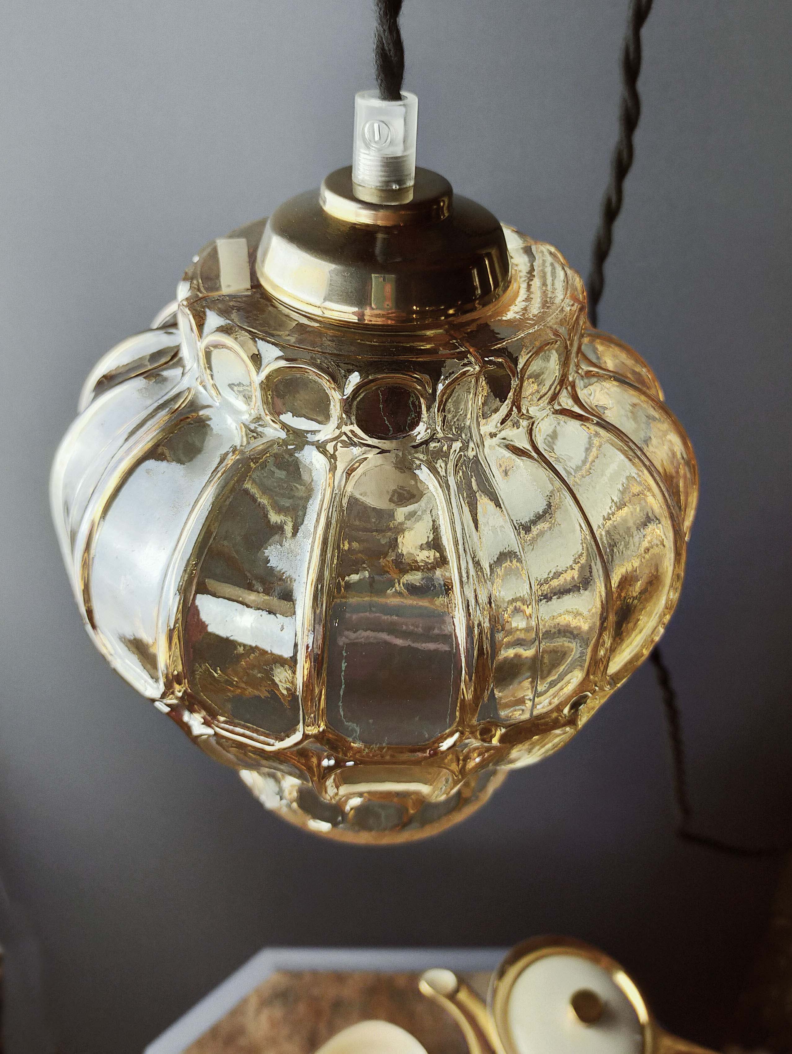 Golden crystal bulb walker