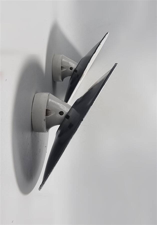 Enamelled sheet metal wall lights