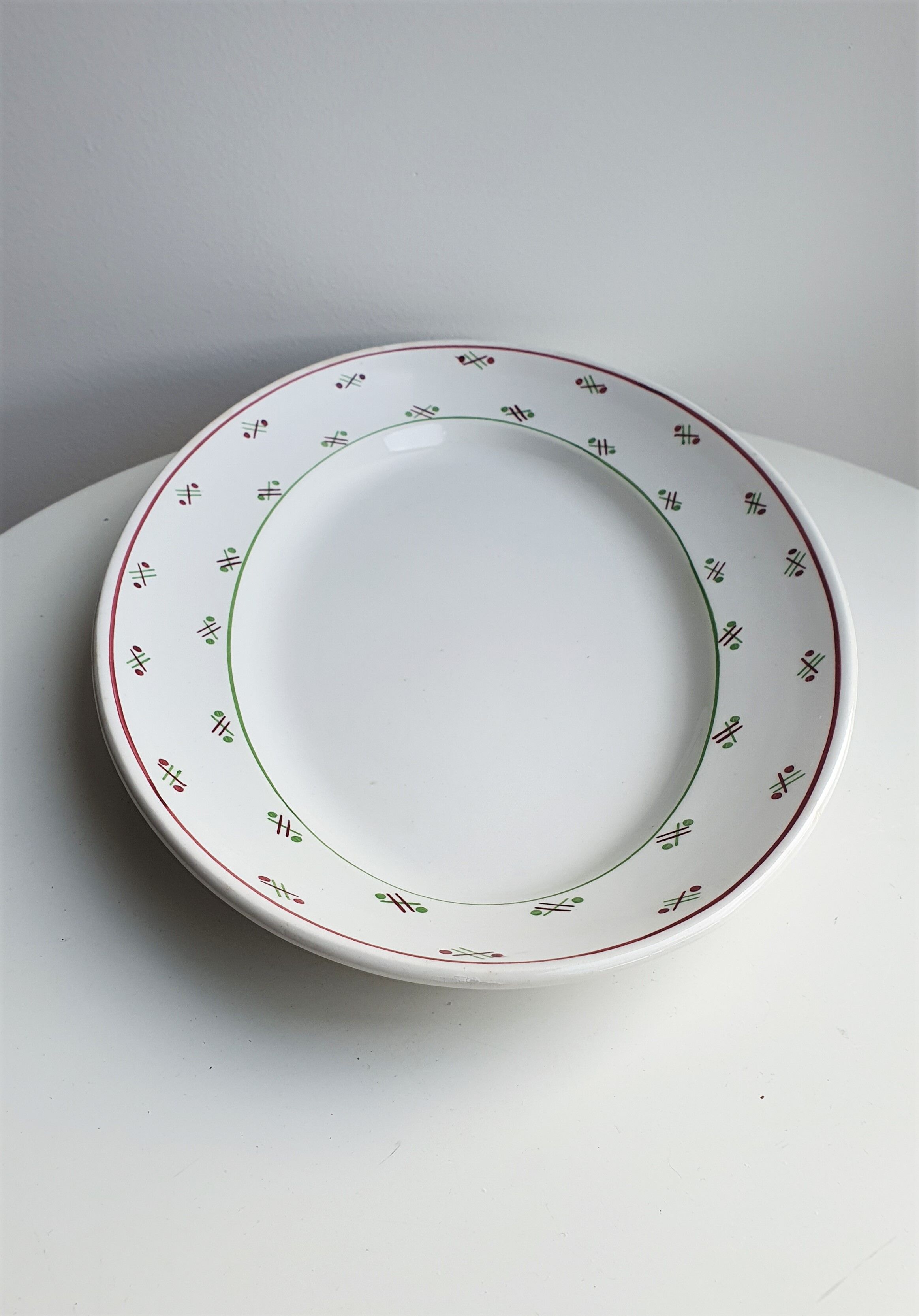 Lot de deux plats en céramique