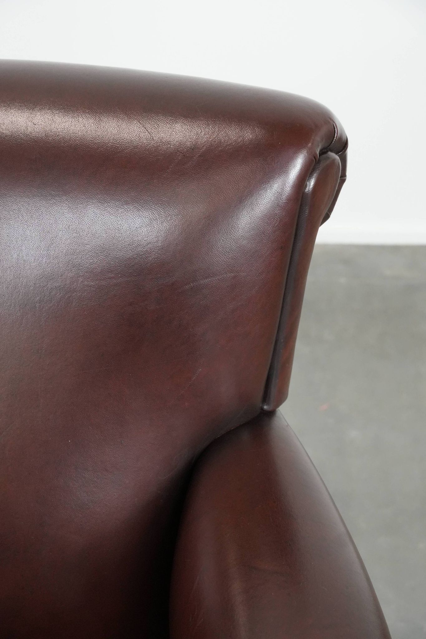Luxury Sheep Leather Armchair with a Timeless Look