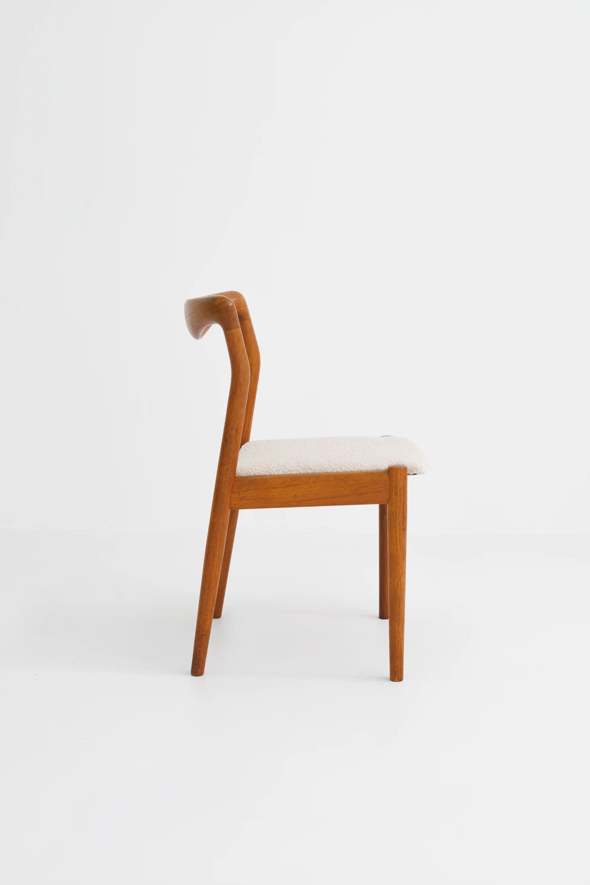 Set of 2 mid-century Danish dining chairs by H.W. Klein