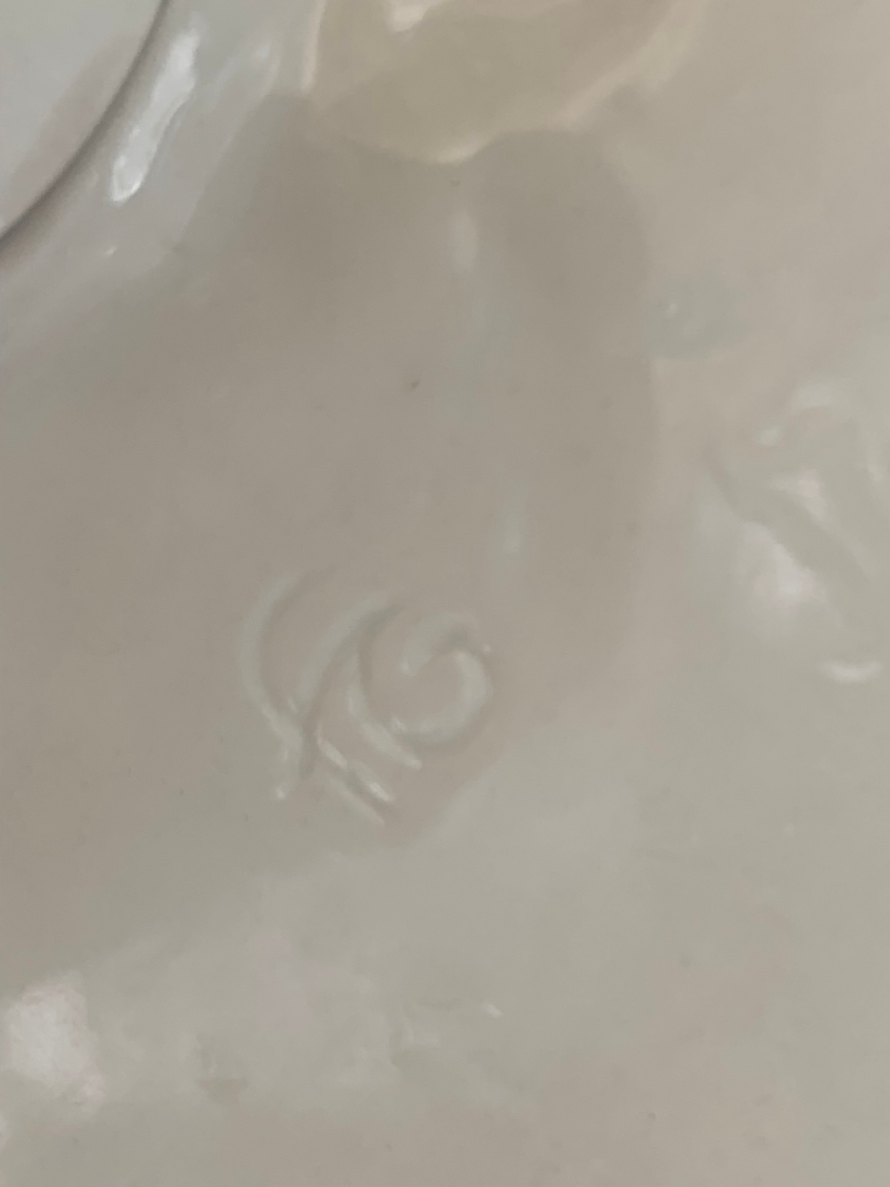 Cake dish in ceramic