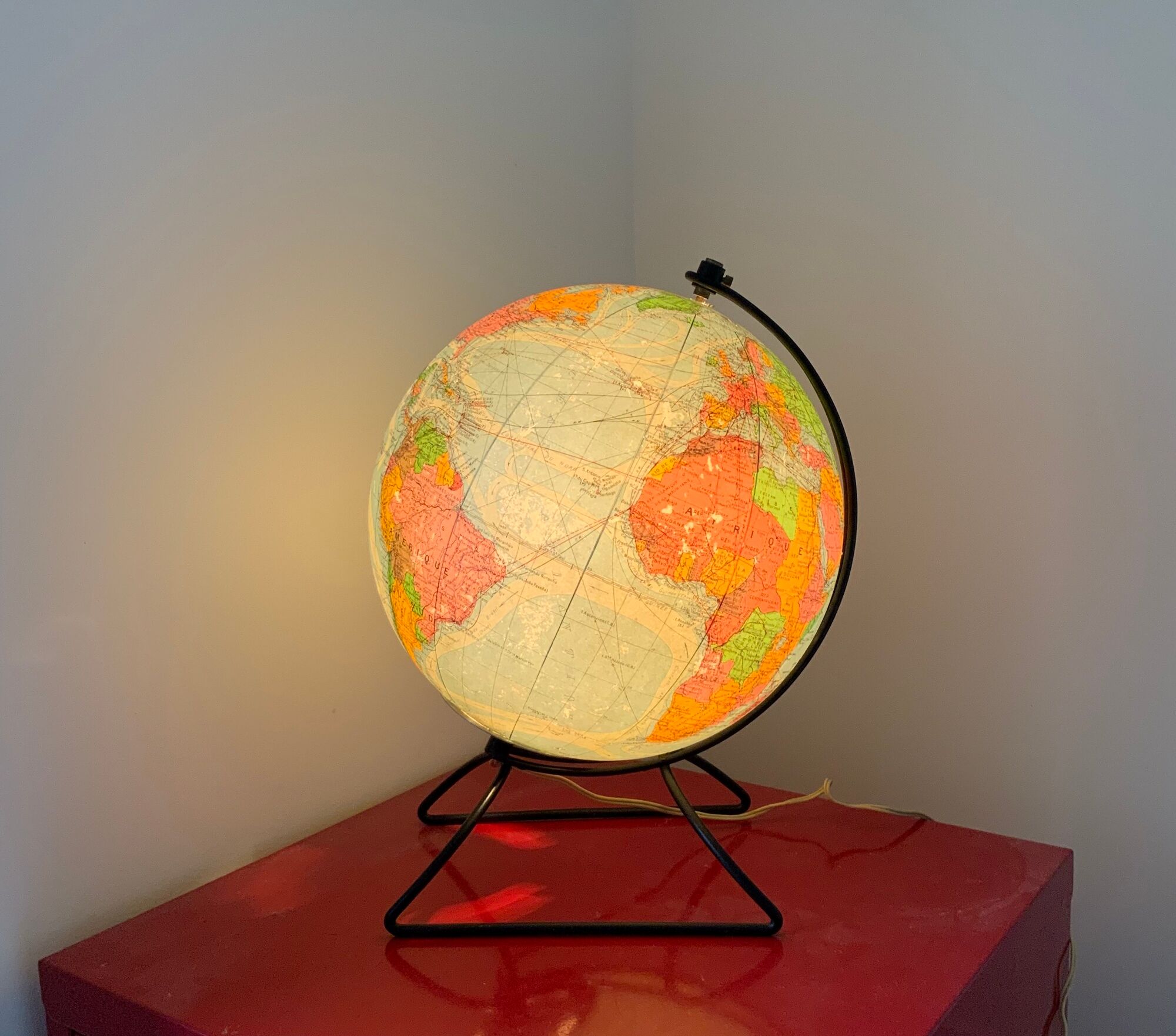 Vintage globe 1930 Perrina Picquart Metal and glass entirely original map geography