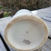 Lot de pichets blancs en porcelaine